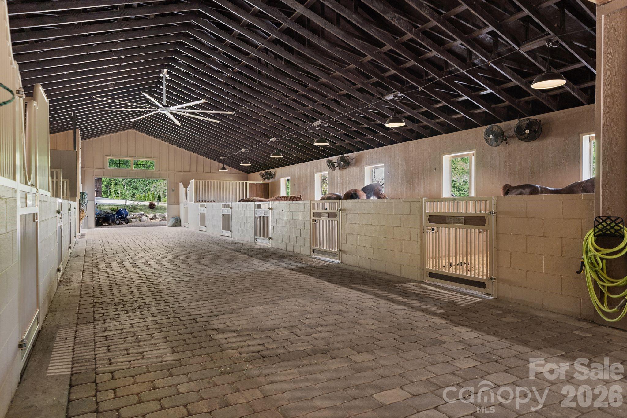 959 & 957 Dave Whitaker Road — Horse Shoe