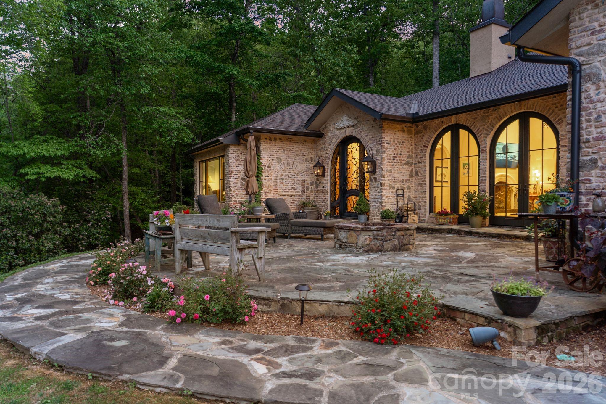 959 & 957 Dave Whitaker Road — Horse Shoe