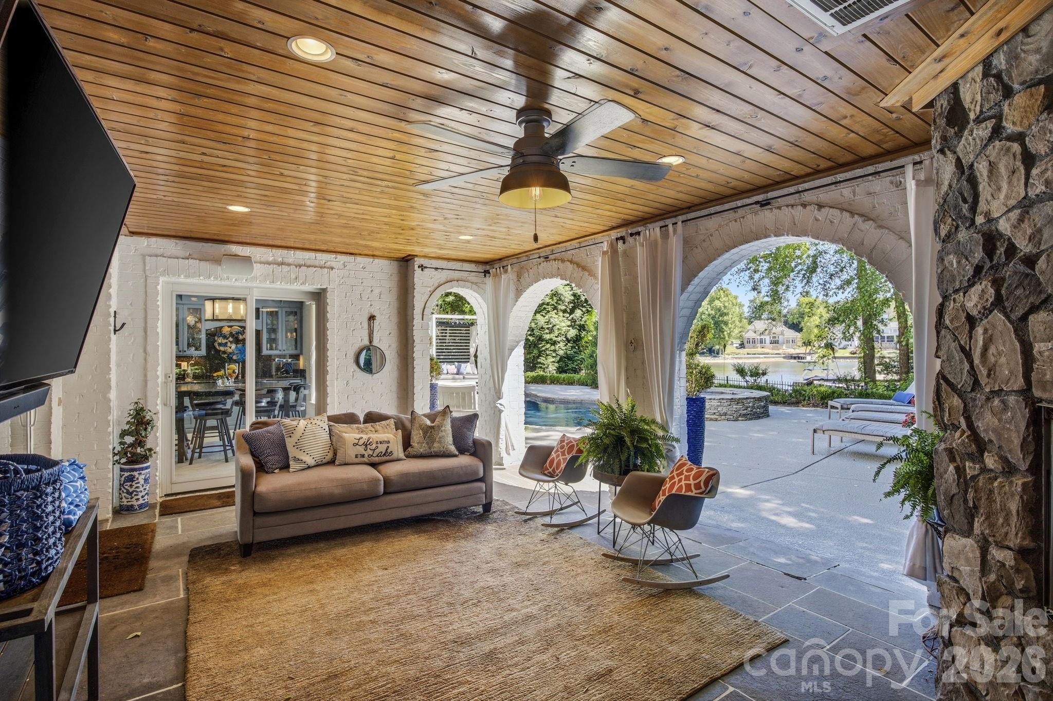 19506 Mary Ardrey Circle — Cornelius