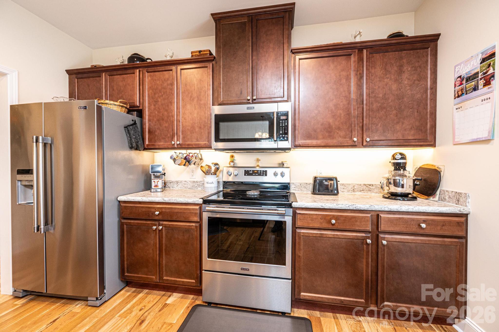 1092 33rd Avenue Loop NE — Hickory