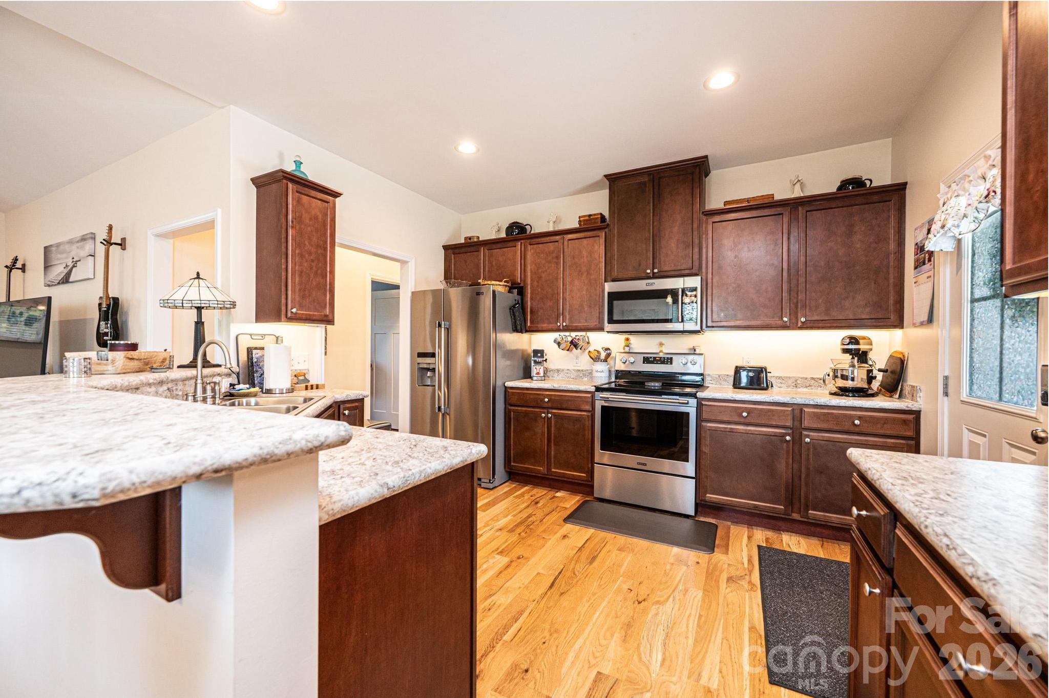 1092 33rd Avenue Loop NE — Hickory
