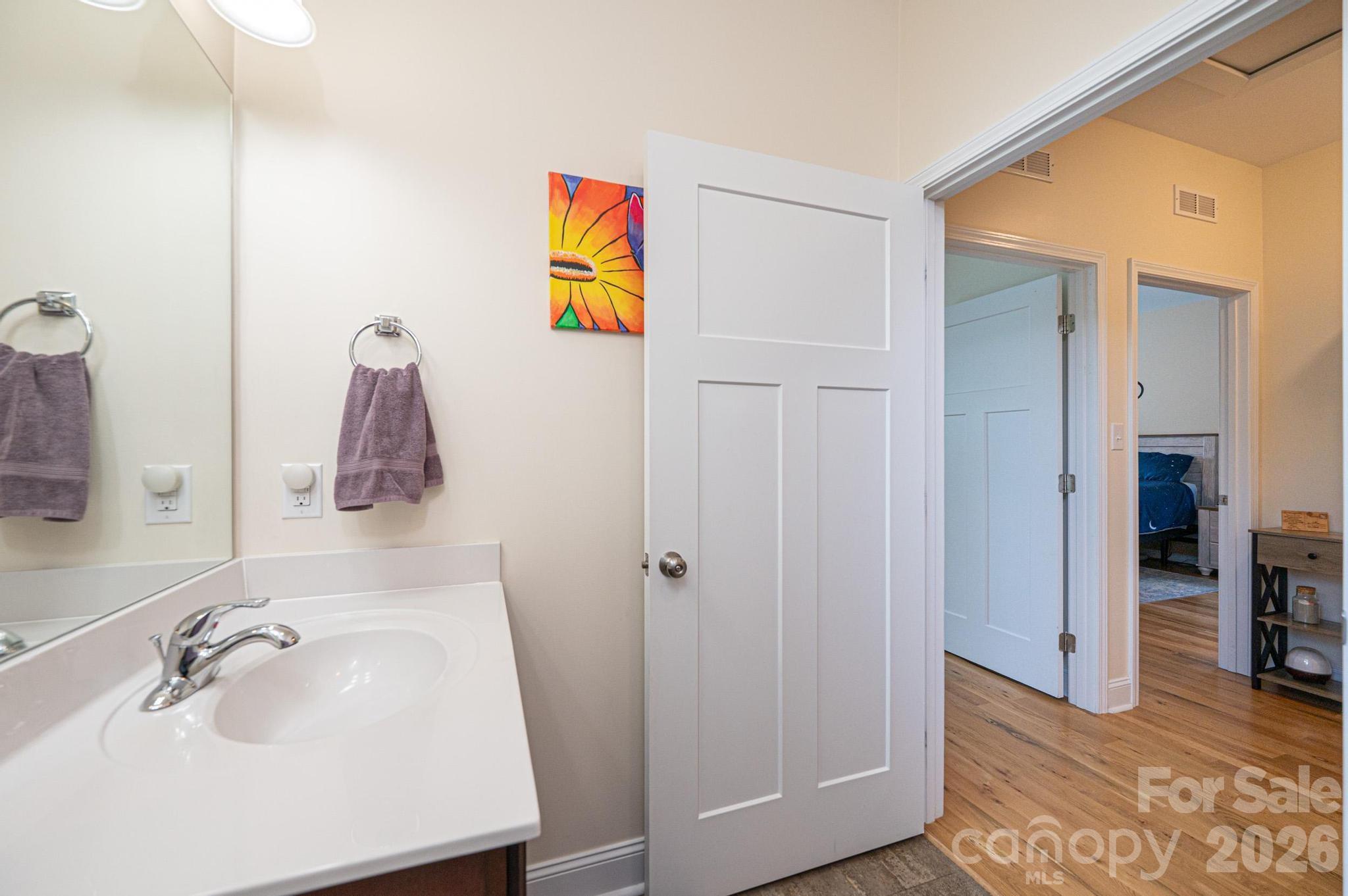 1092 33rd Avenue Loop NE — Hickory