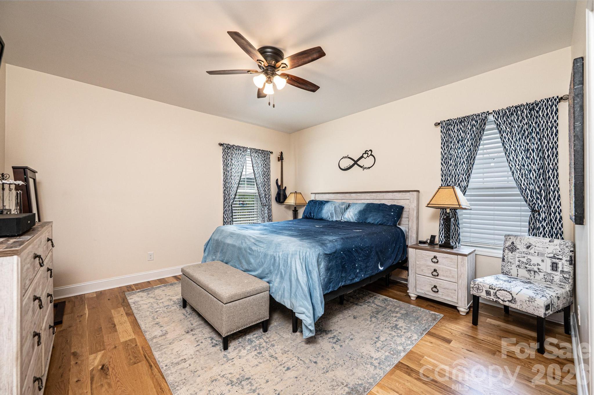 1092 33rd Avenue Loop NE — Hickory