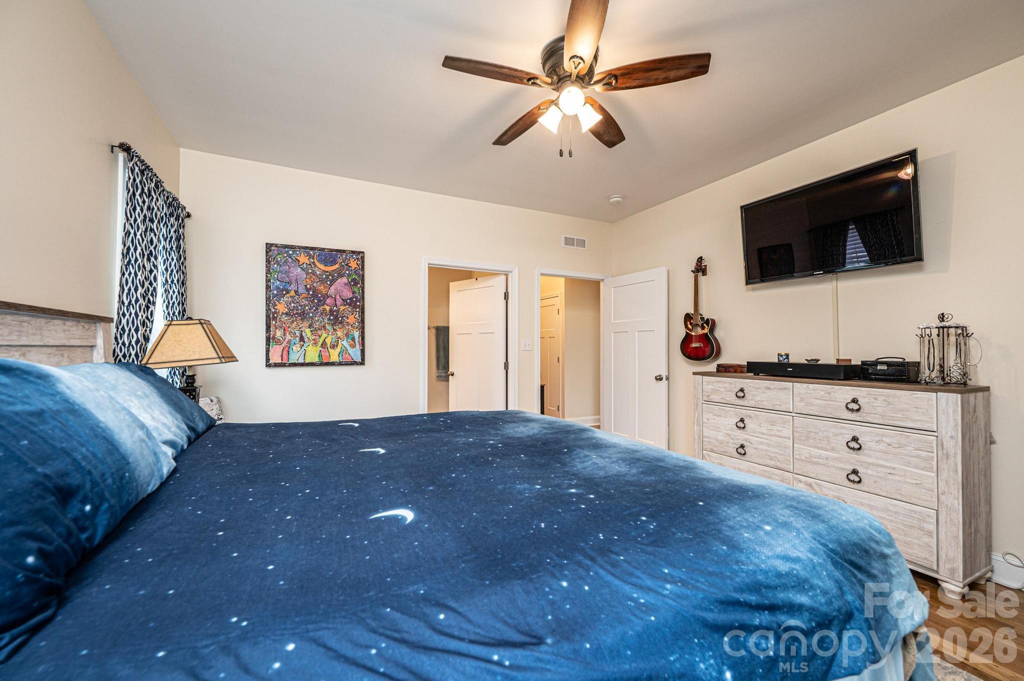1092 33rd Avenue Loop NE — Hickory