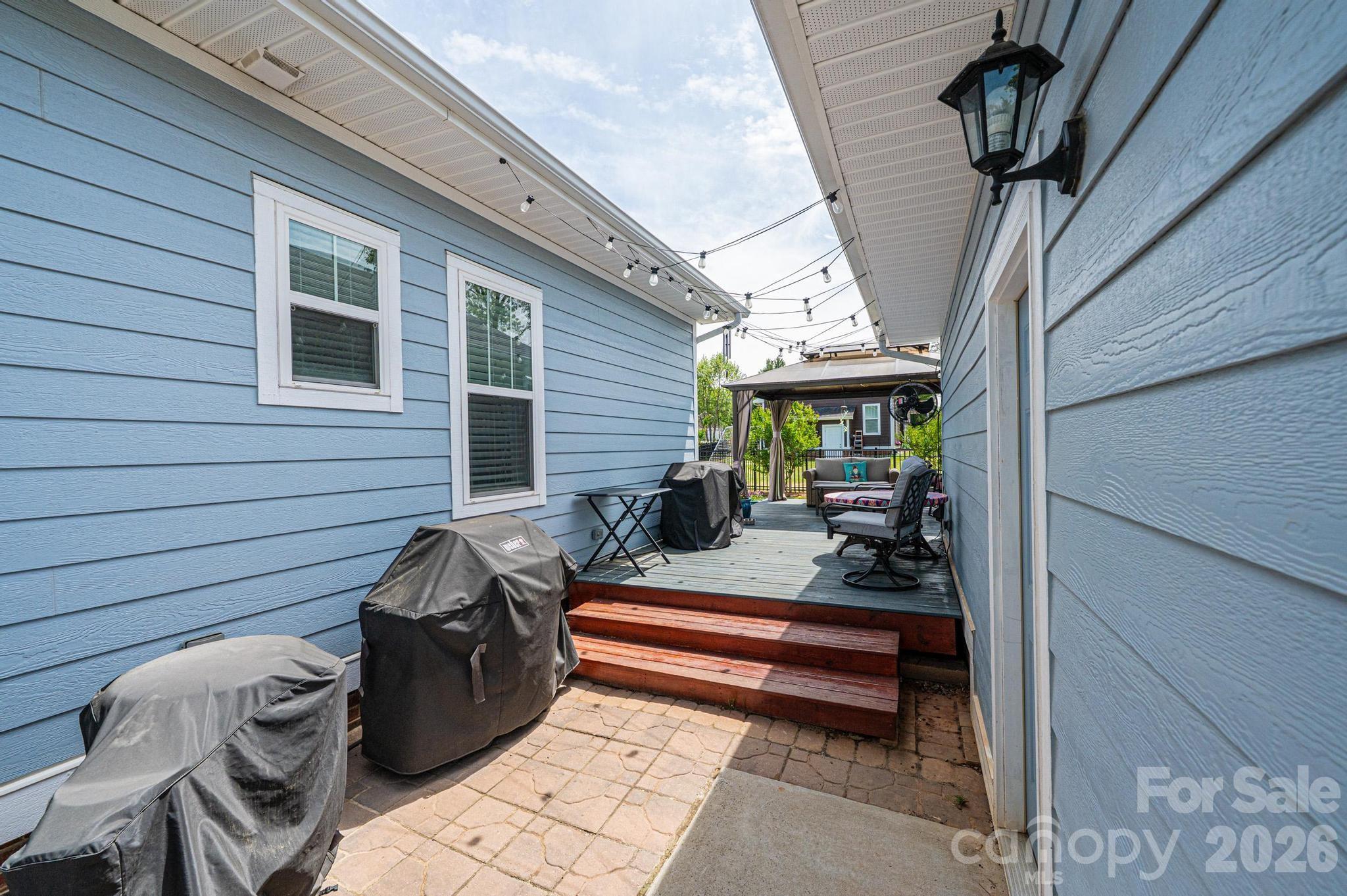 1092 33rd Avenue Loop NE — Hickory