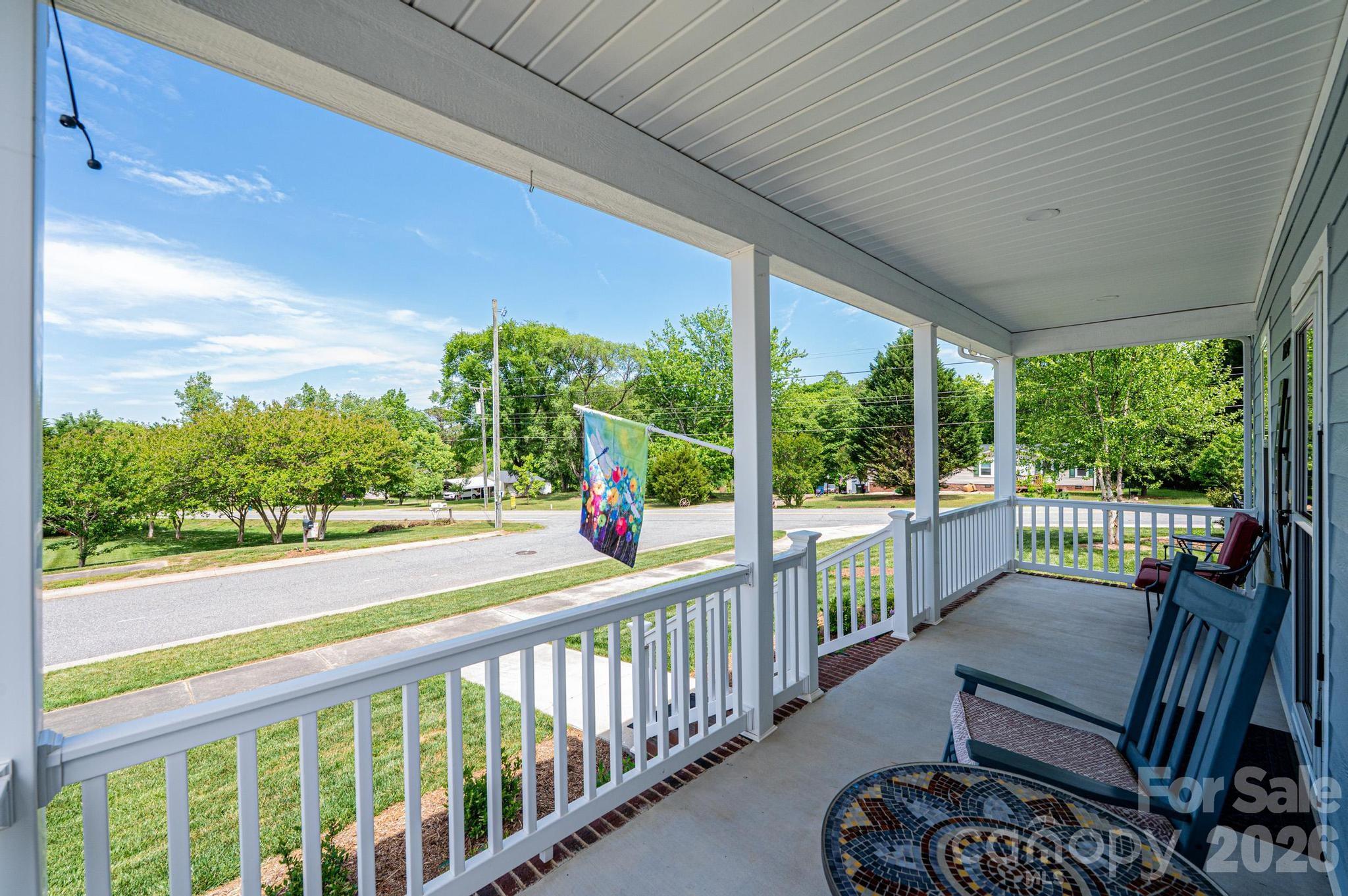 1092 33rd Avenue Loop NE — Hickory