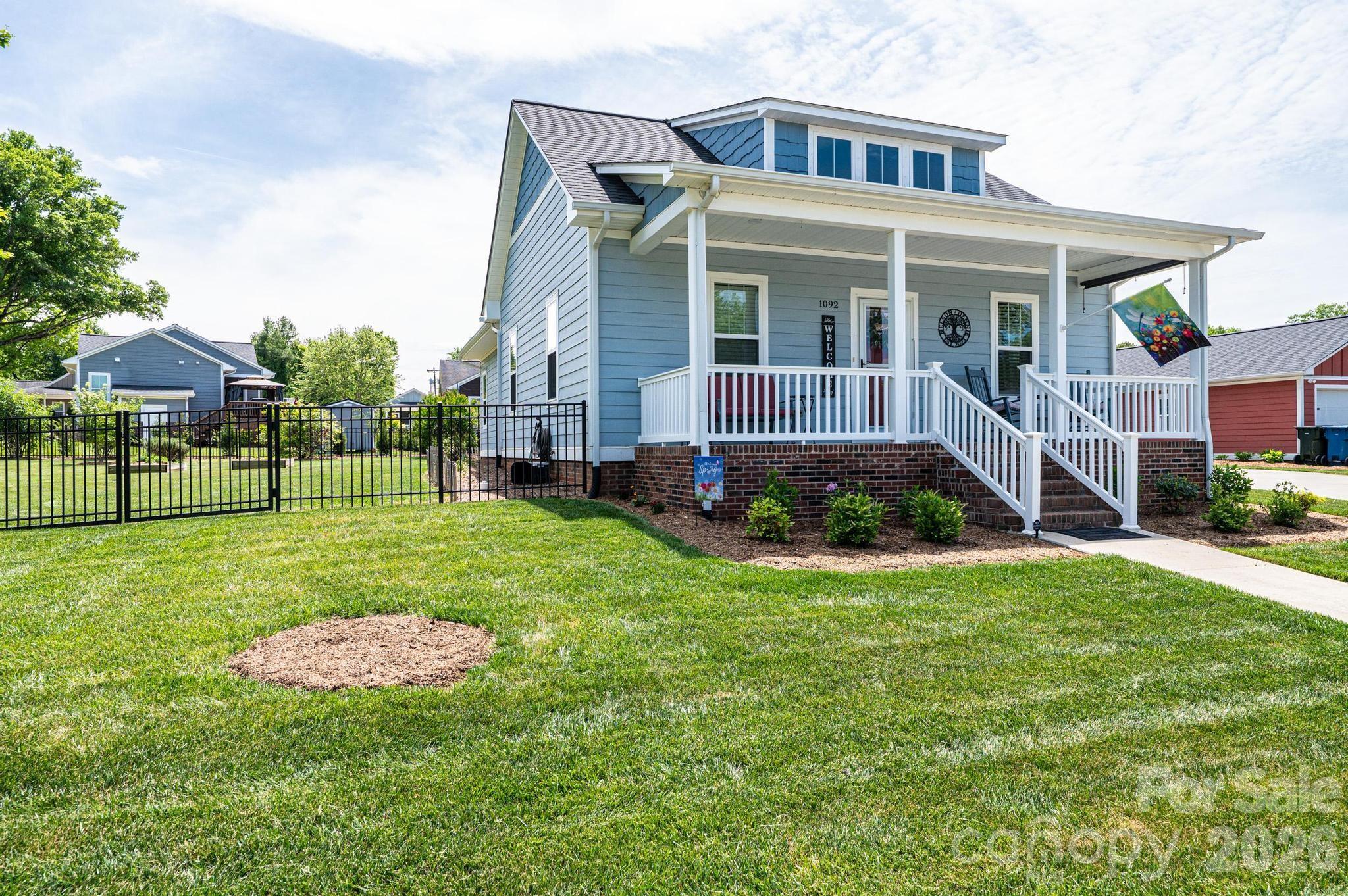 1092 33rd Avenue Loop NE — Hickory