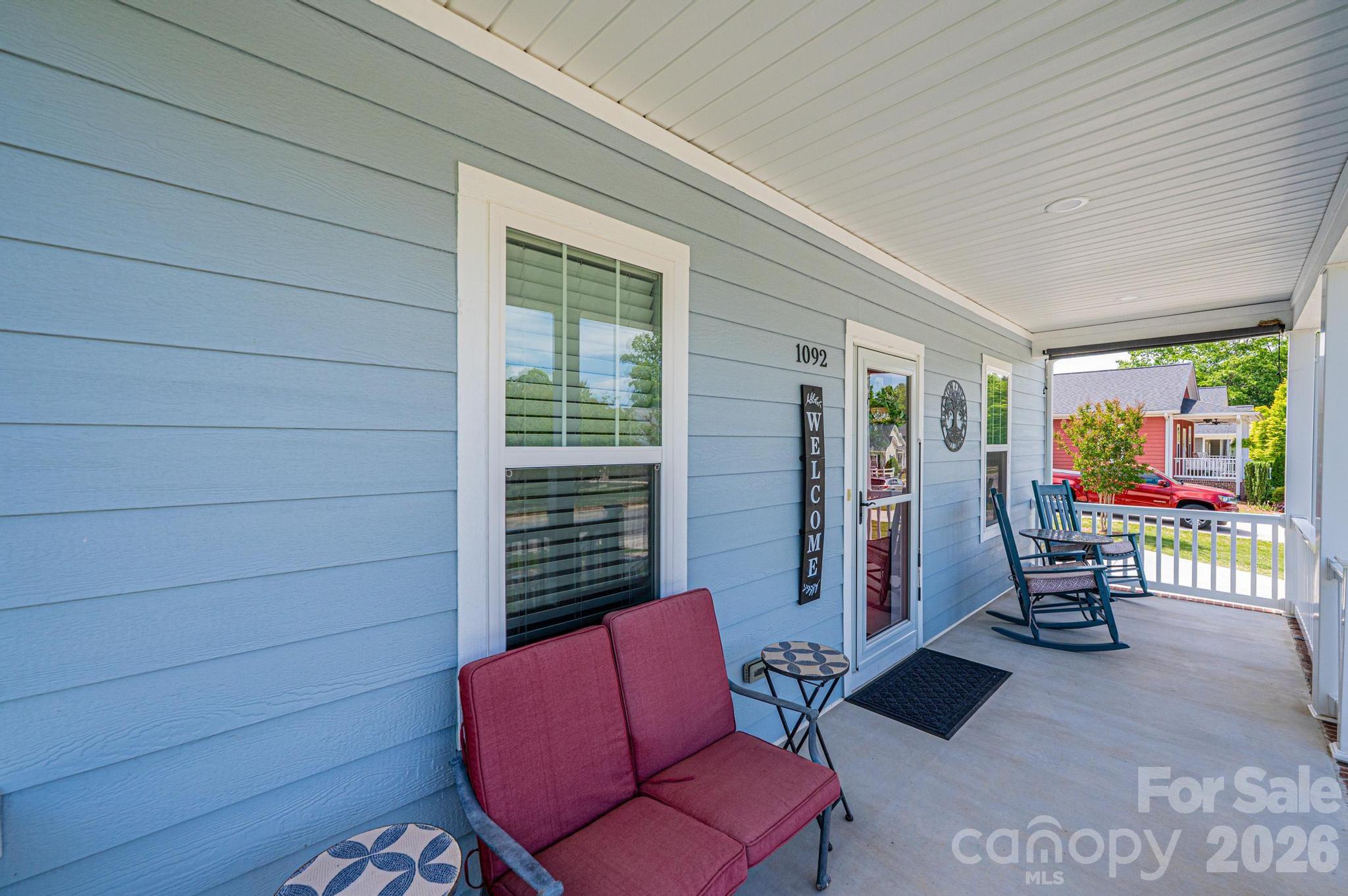 1092 33rd Avenue Loop NE — Hickory