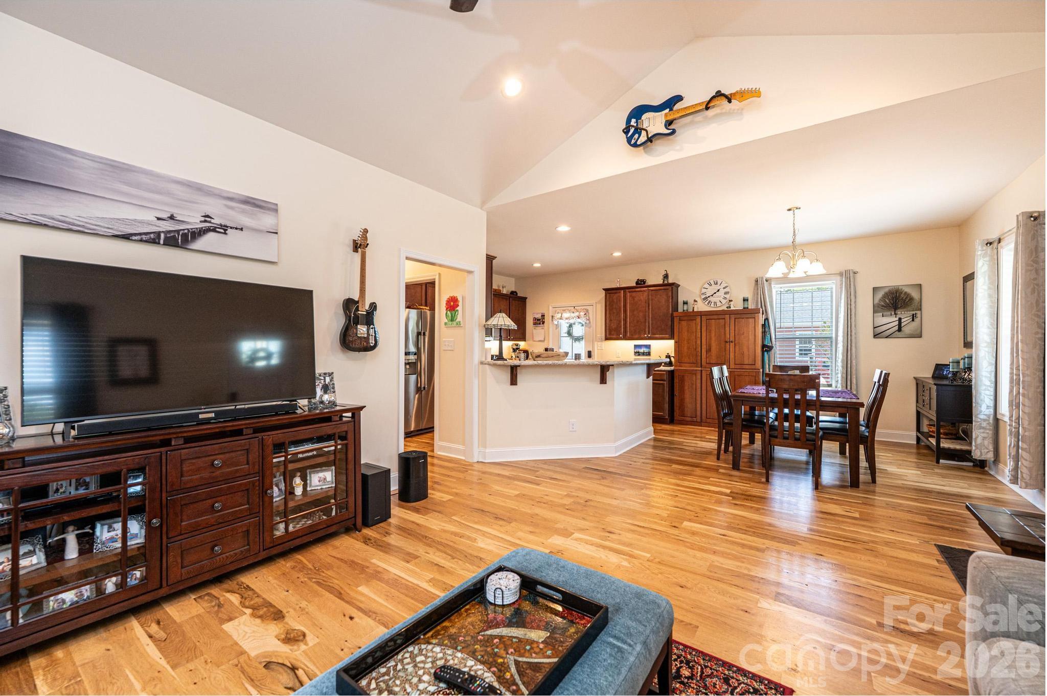 1092 33rd Avenue Loop NE — Hickory