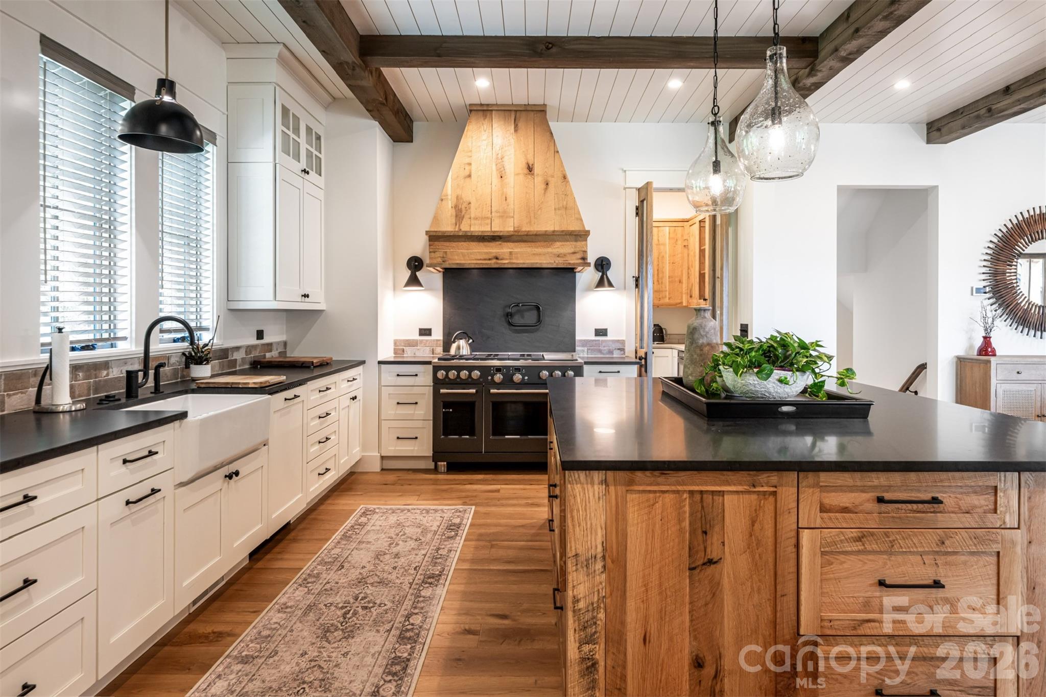 25 Rantis Lane — Black Mountain