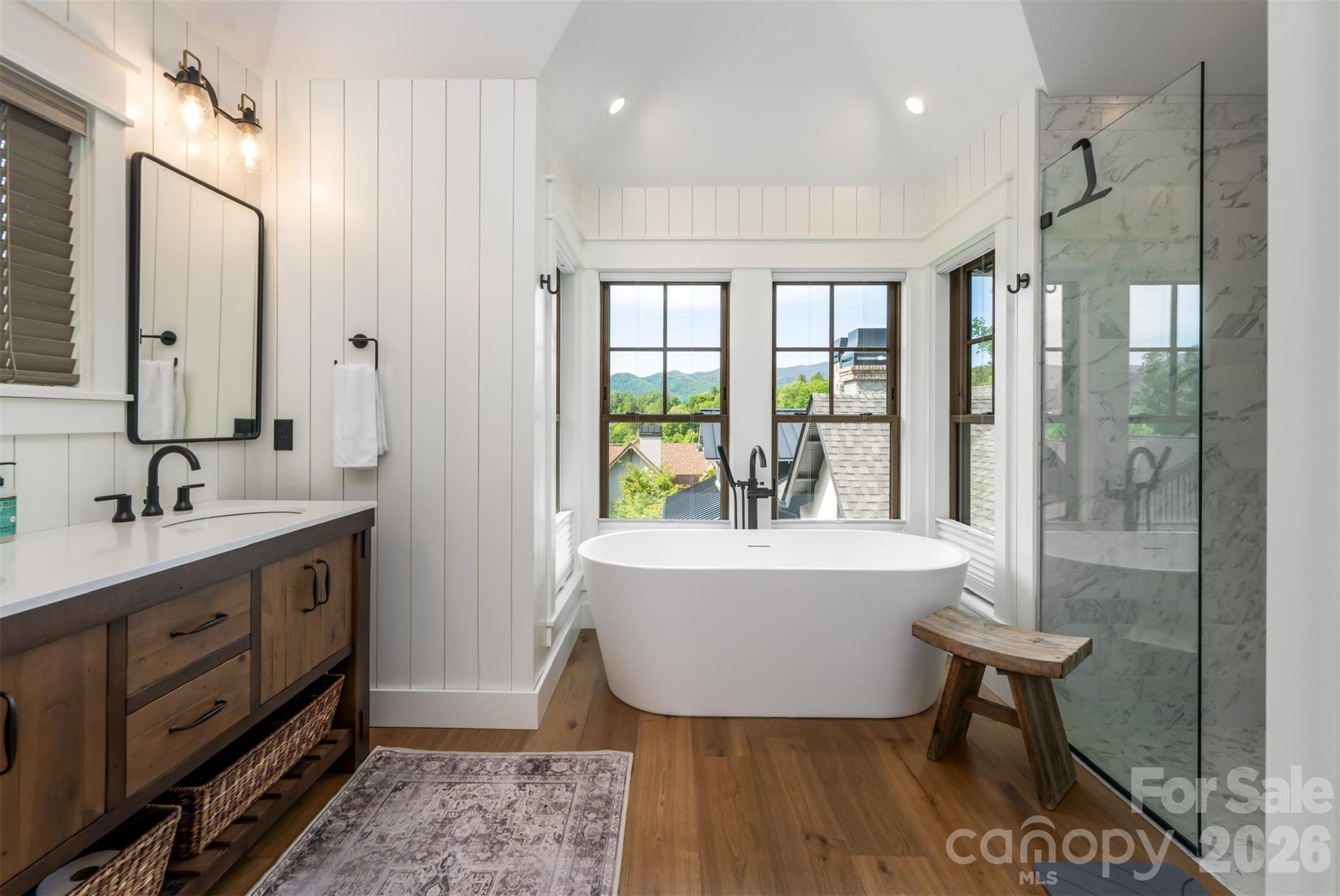 25 Rantis Lane — Black Mountain