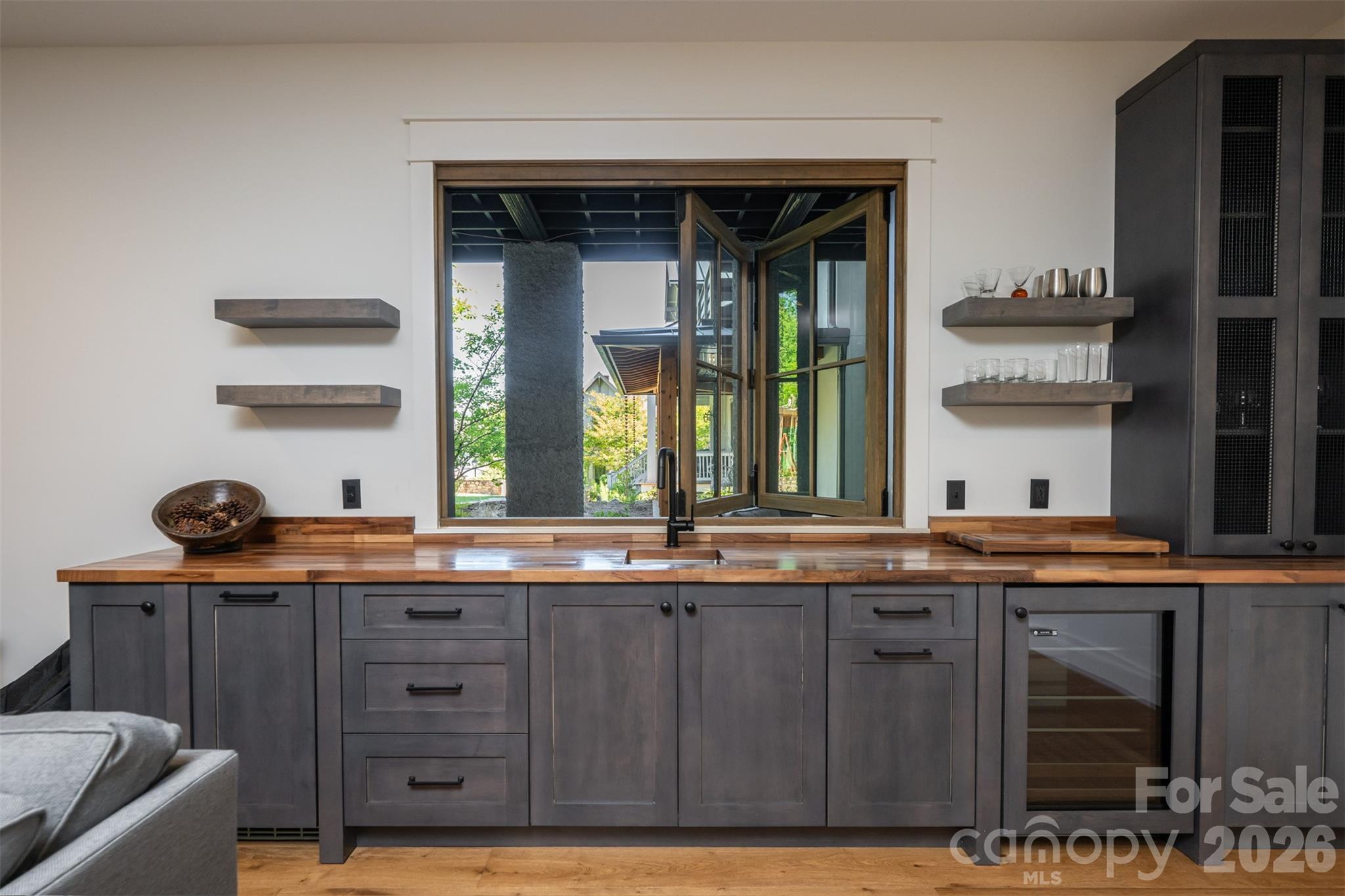 25 Rantis Lane — Black Mountain