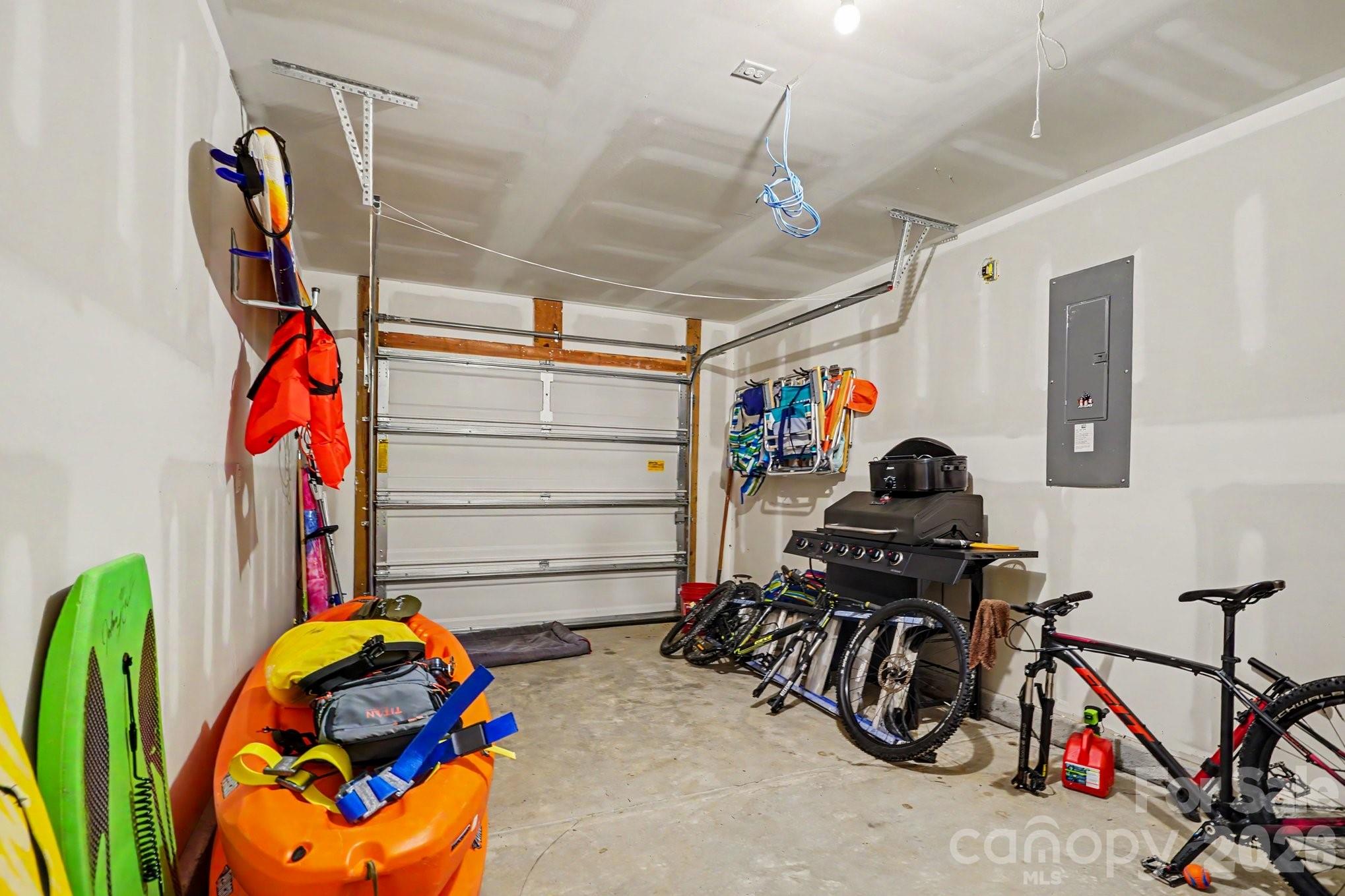 777 Landmark Cove — Calabash