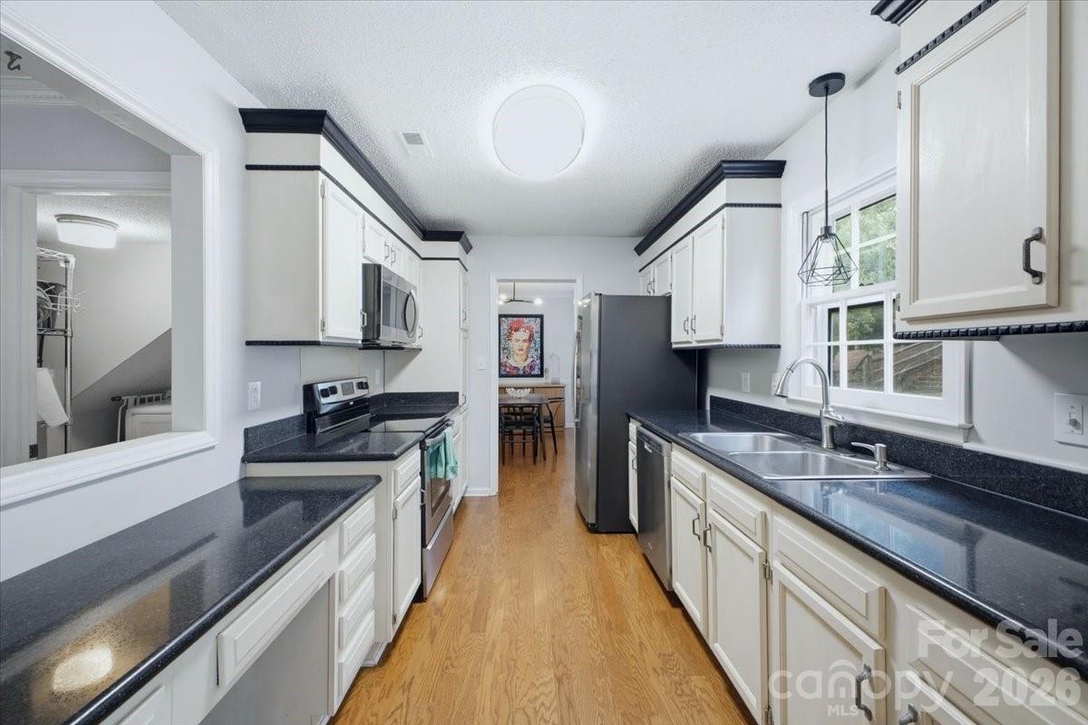 2726 Heidleburg Lane — Charlotte