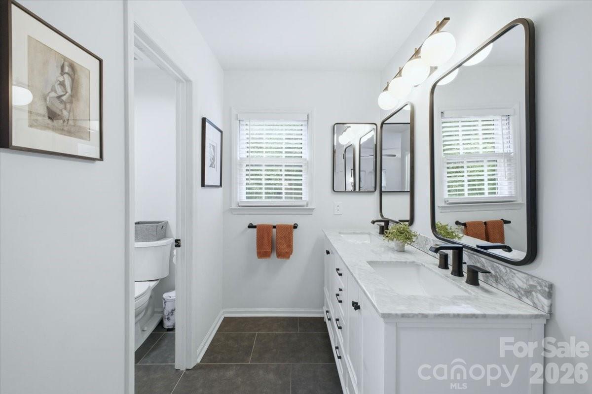 2726 Heidleburg Lane — Charlotte