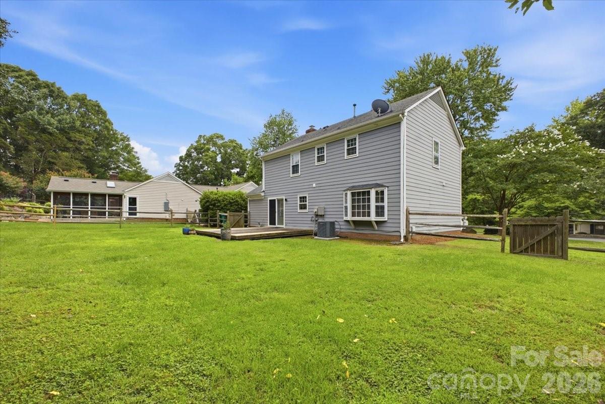 2726 Heidleburg Lane — Charlotte