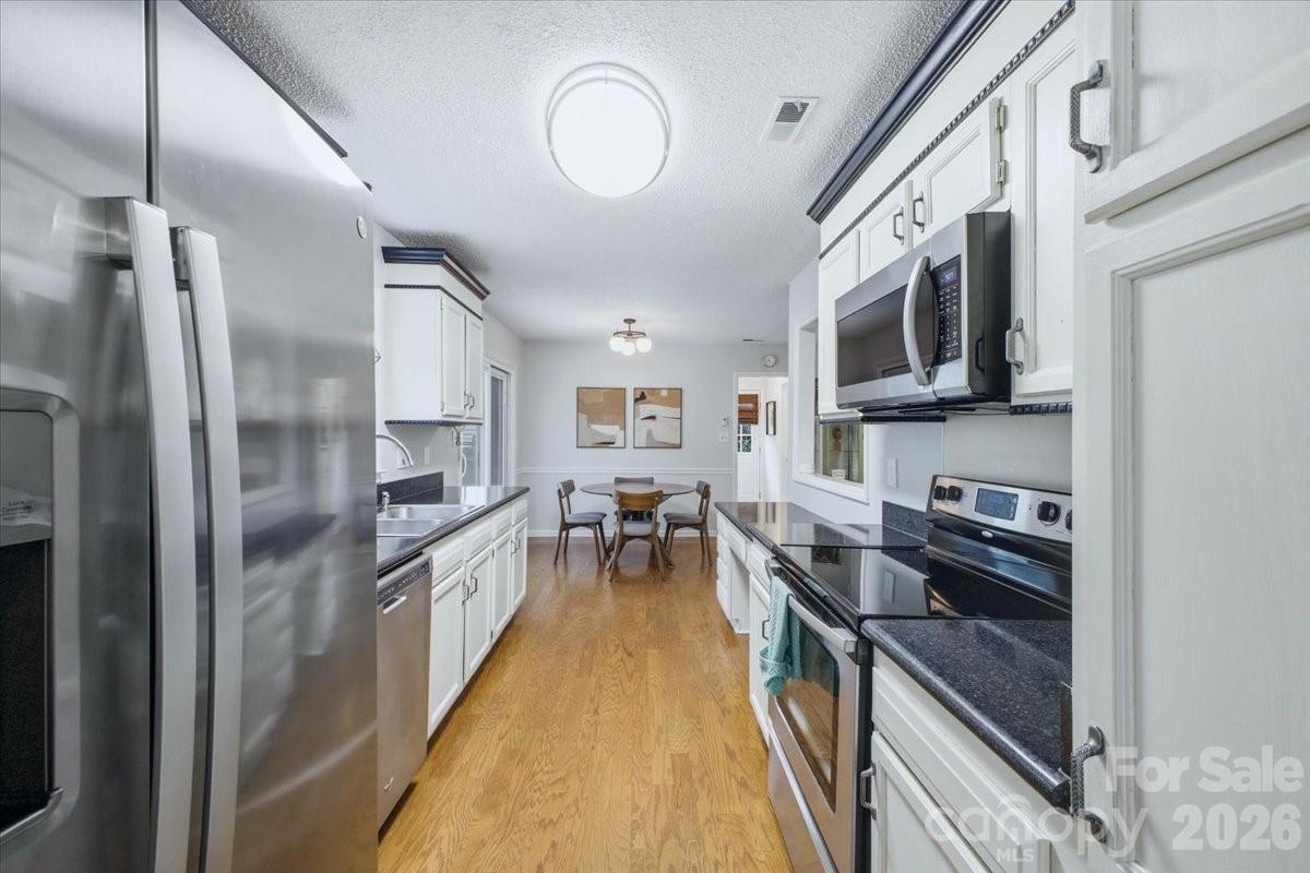 2726 Heidleburg Lane — Charlotte