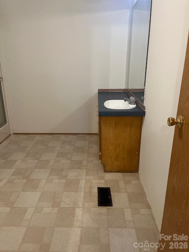 50 E Wabash Drive — Sylva