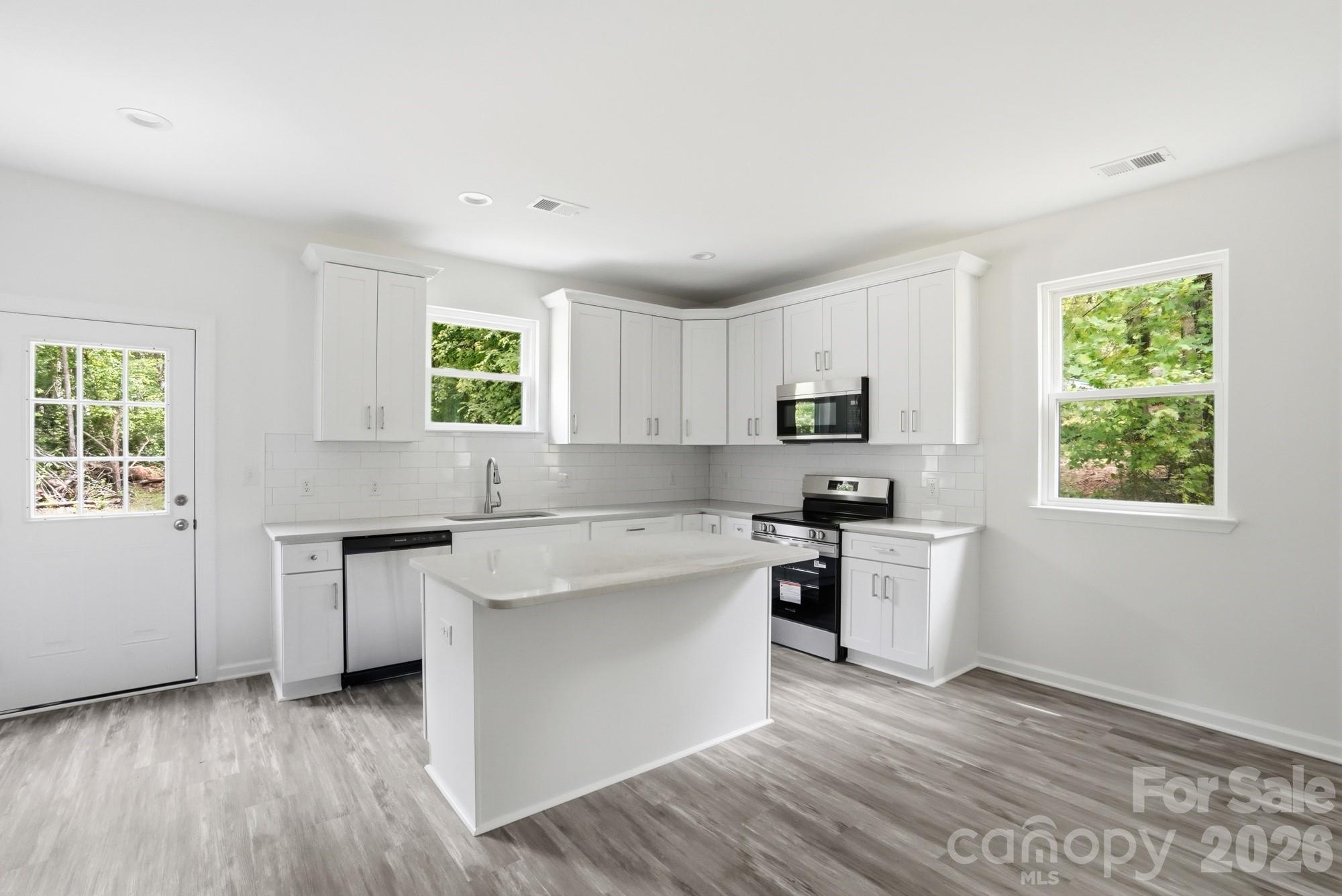 1230 Wilmington Avenue — Statesville