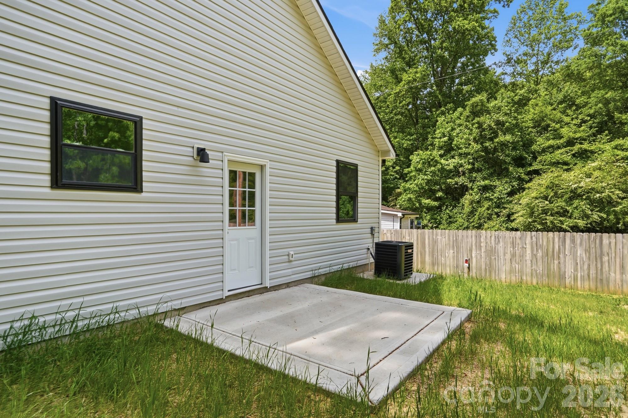 1230 Wilmington Avenue — Statesville