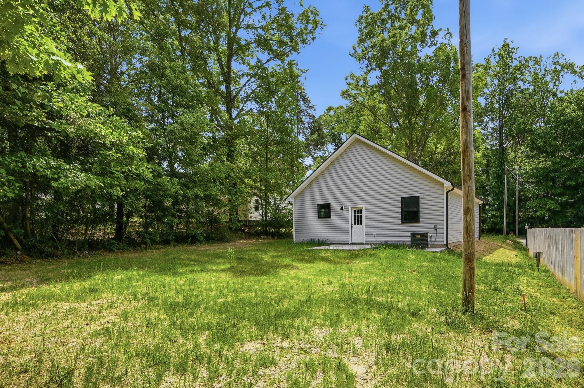 1230 Wilmington Avenue — Statesville