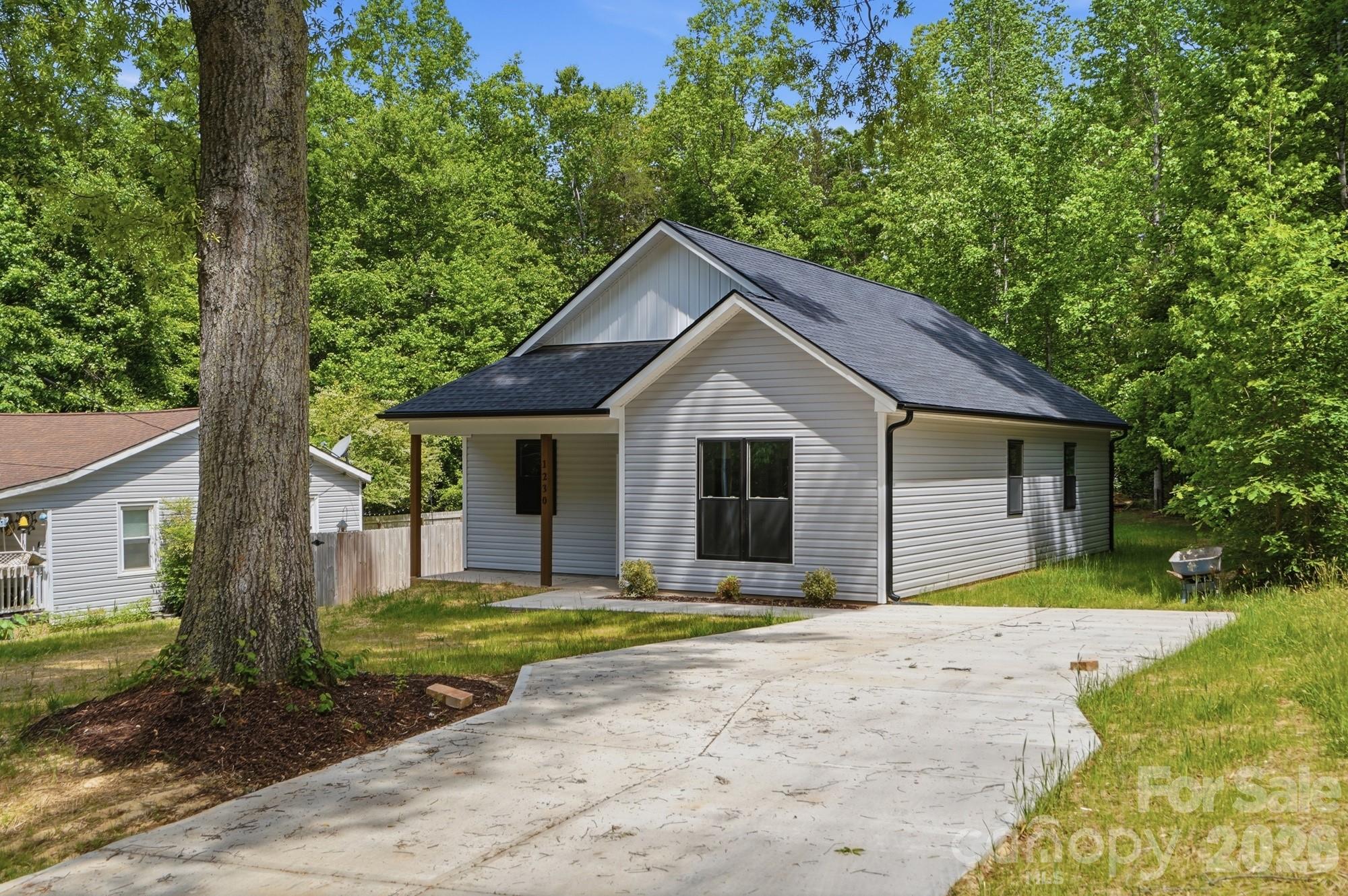 1230 Wilmington Avenue — Statesville