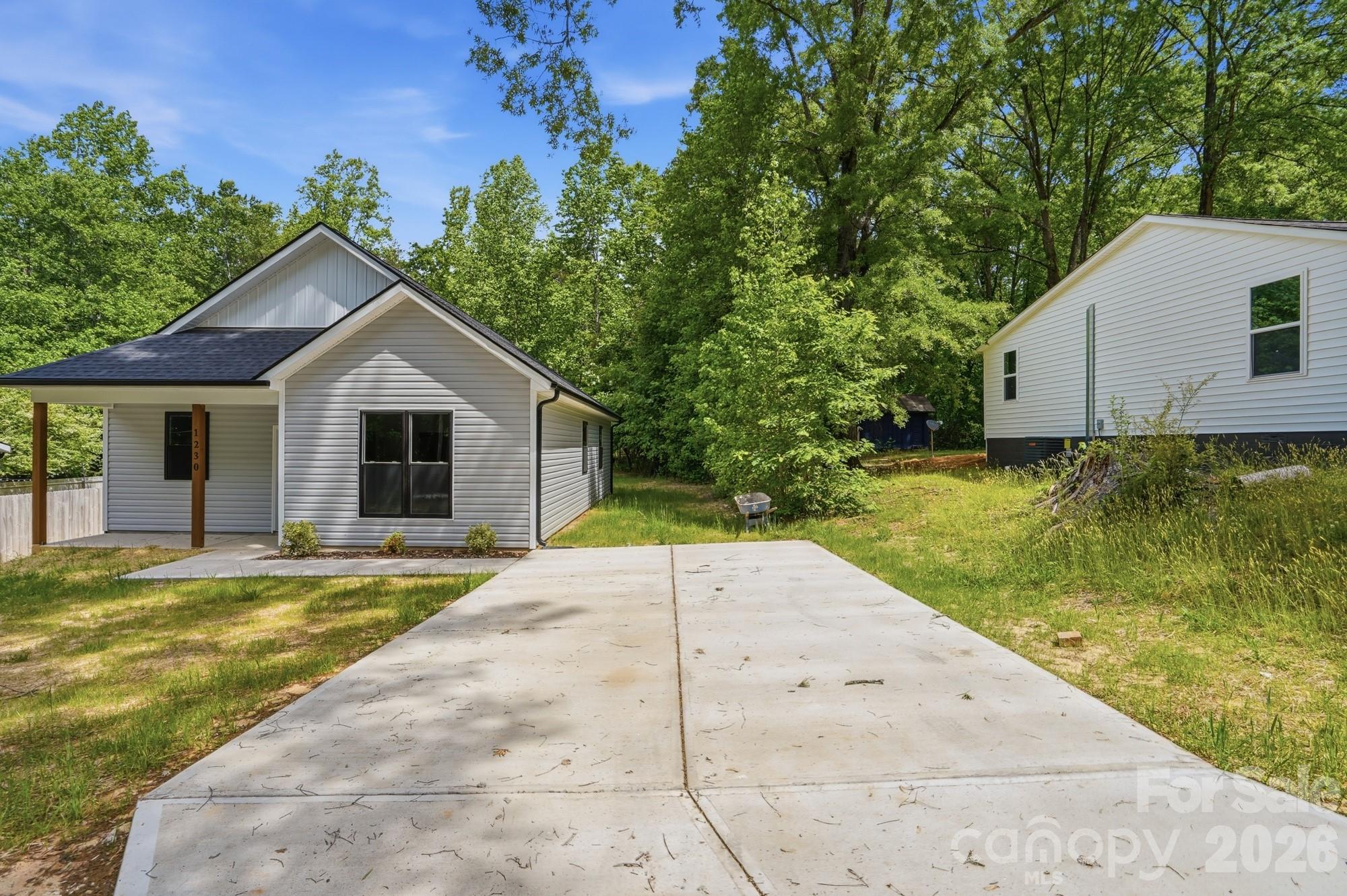 1230 Wilmington Avenue — Statesville