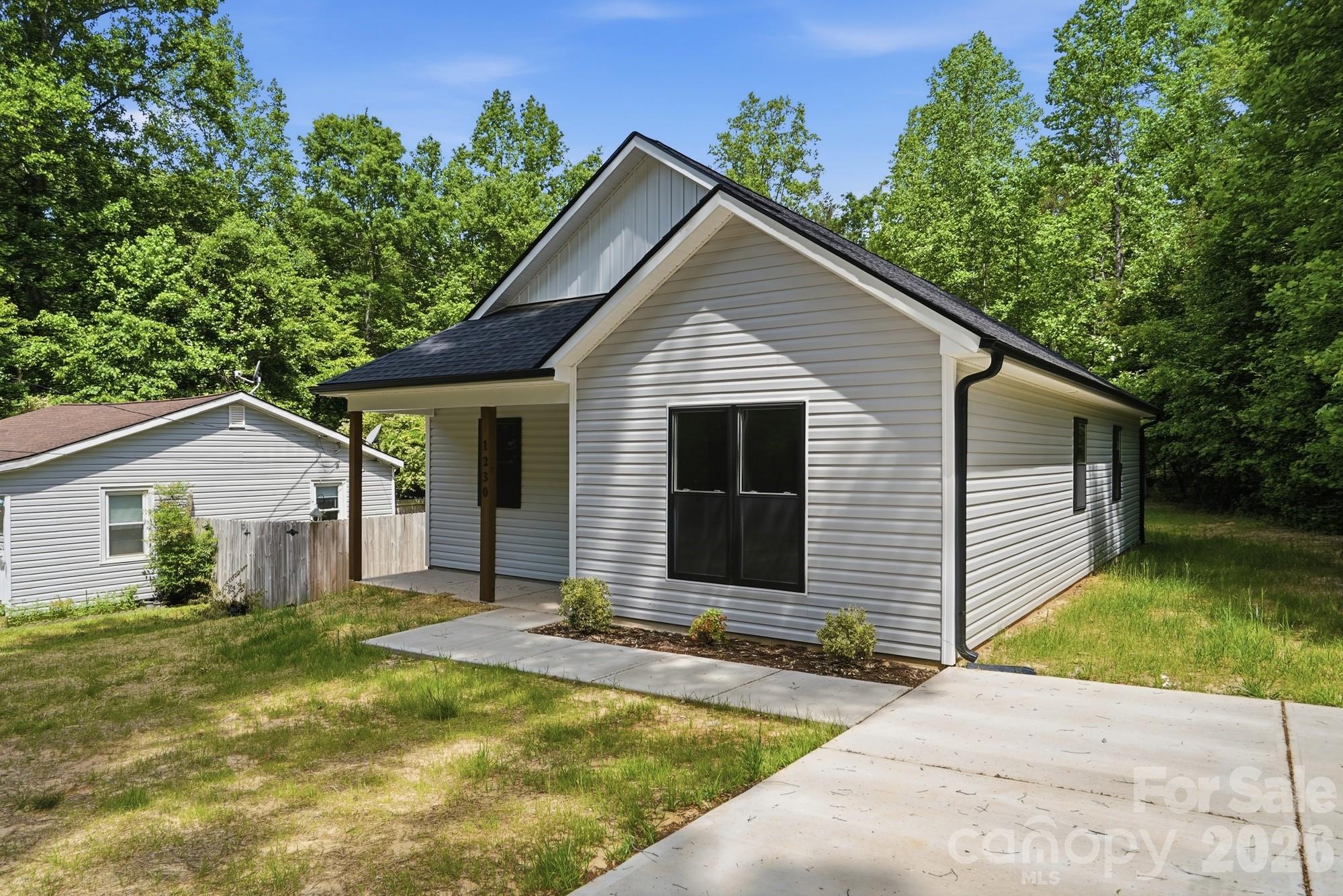 1230 Wilmington Avenue — Statesville