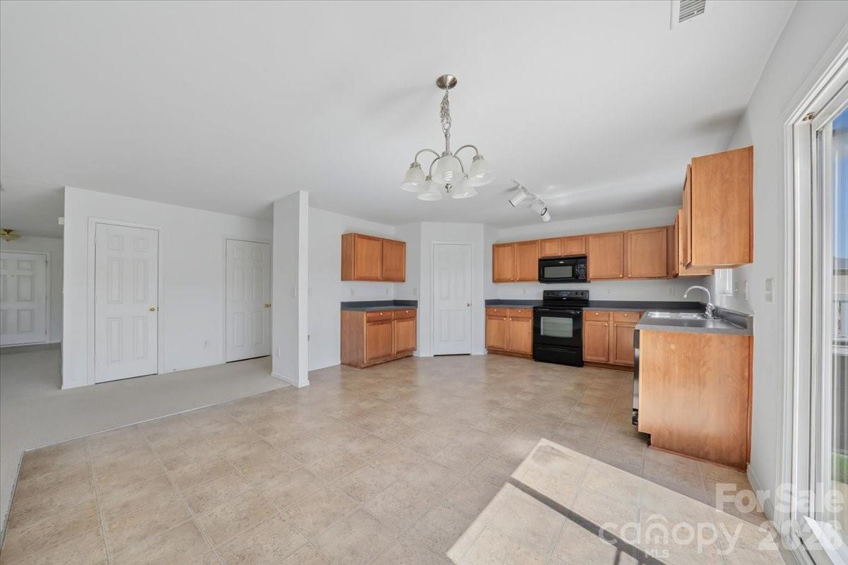1000 Silverberry Street — Gastonia