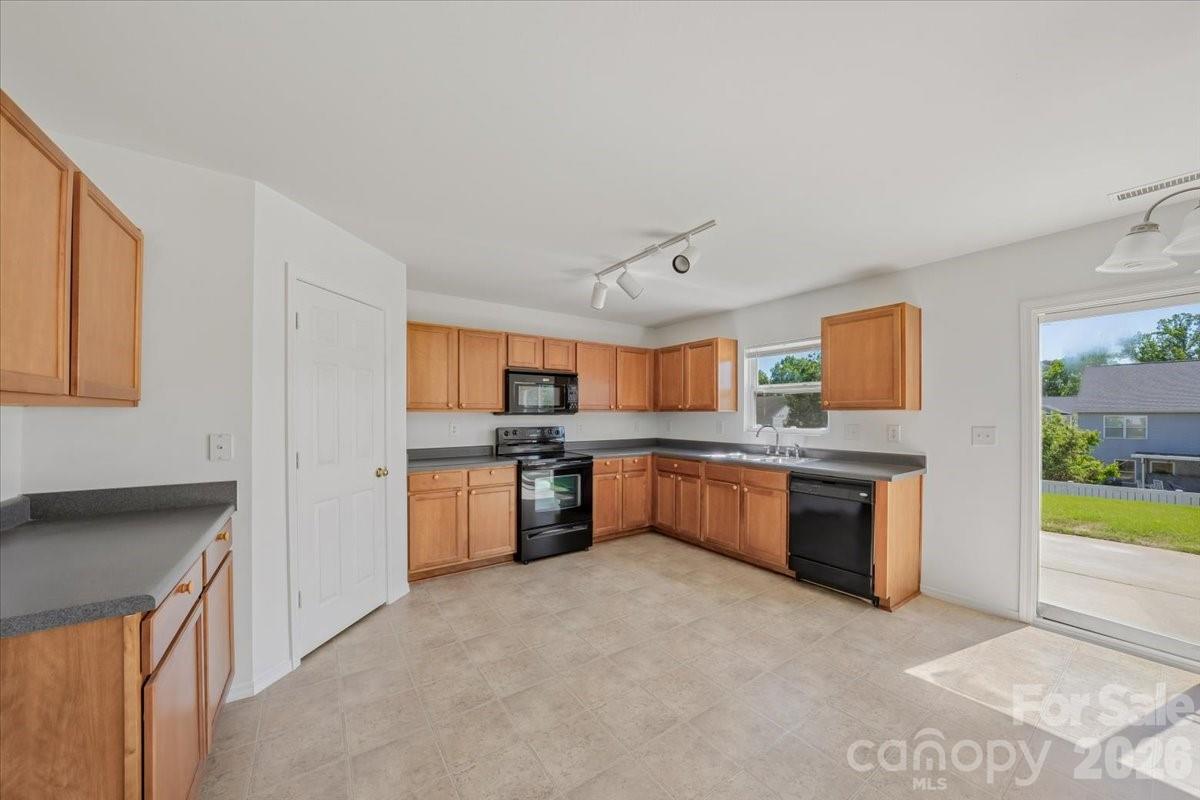 1000 Silverberry Street — Gastonia