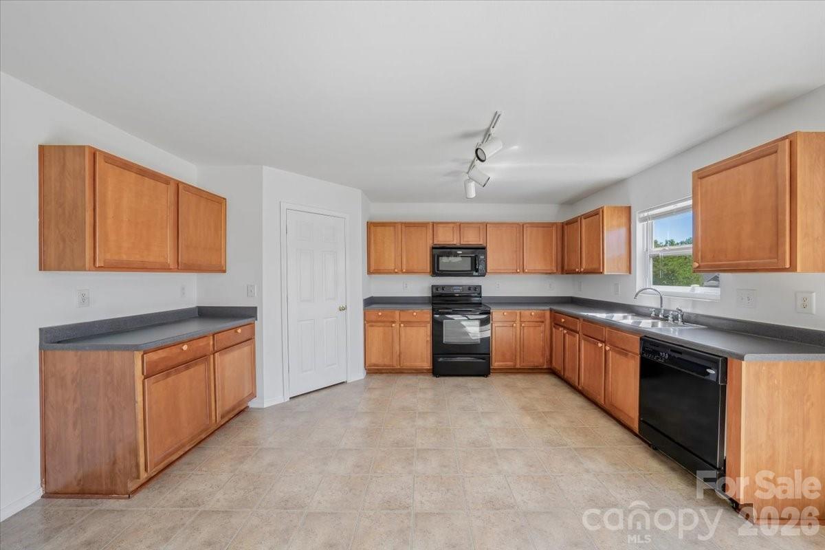 1000 Silverberry Street — Gastonia