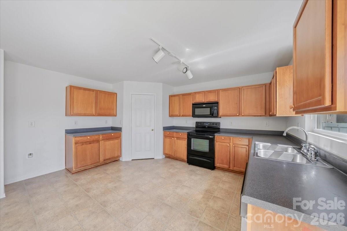 1000 Silverberry Street — Gastonia
