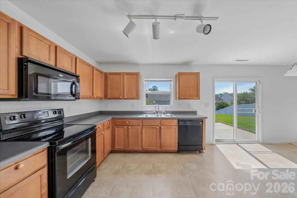 1000 Silverberry Street — Gastonia