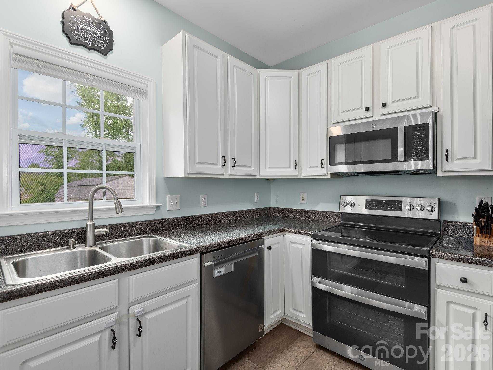 288 Walnut Crest Road — Fletcher