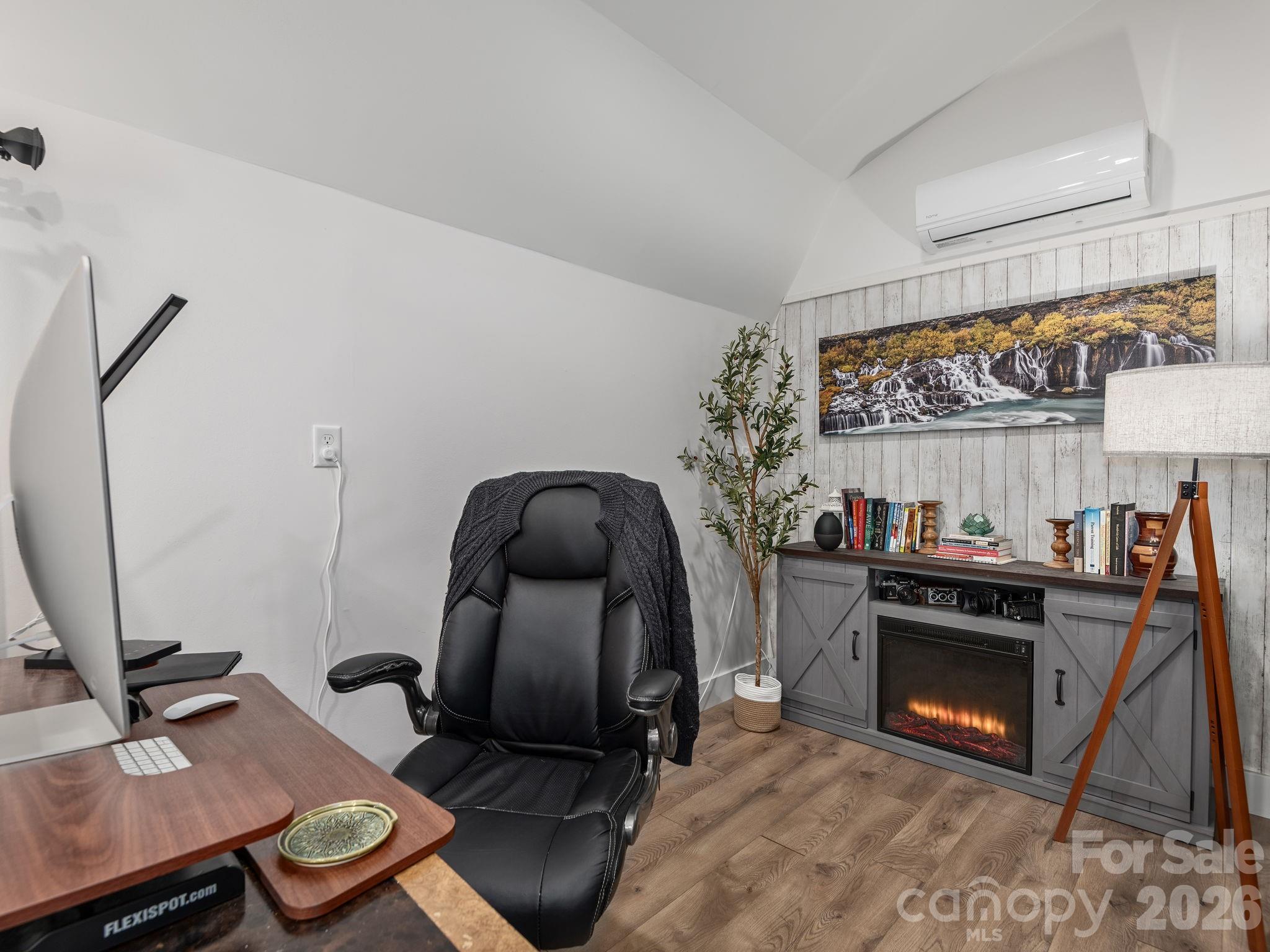 288 Walnut Crest Road — Fletcher