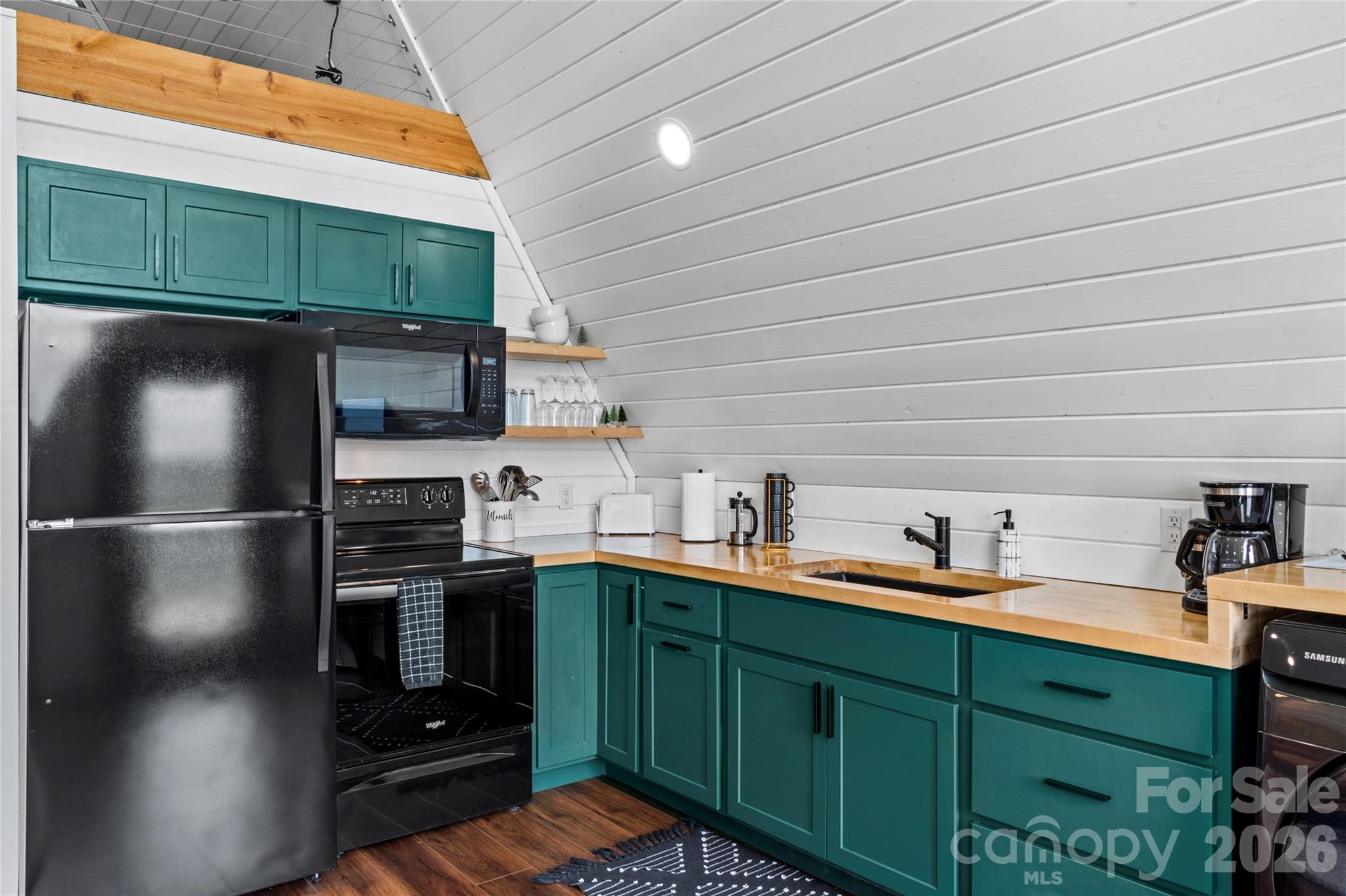 2320 Swan Creek Road — Jonesville