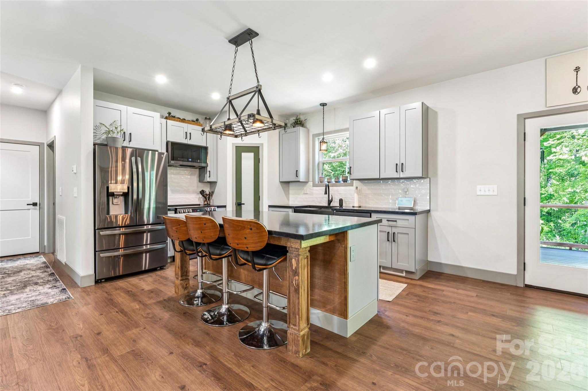 305 Robinson Avenue — Mount Holly