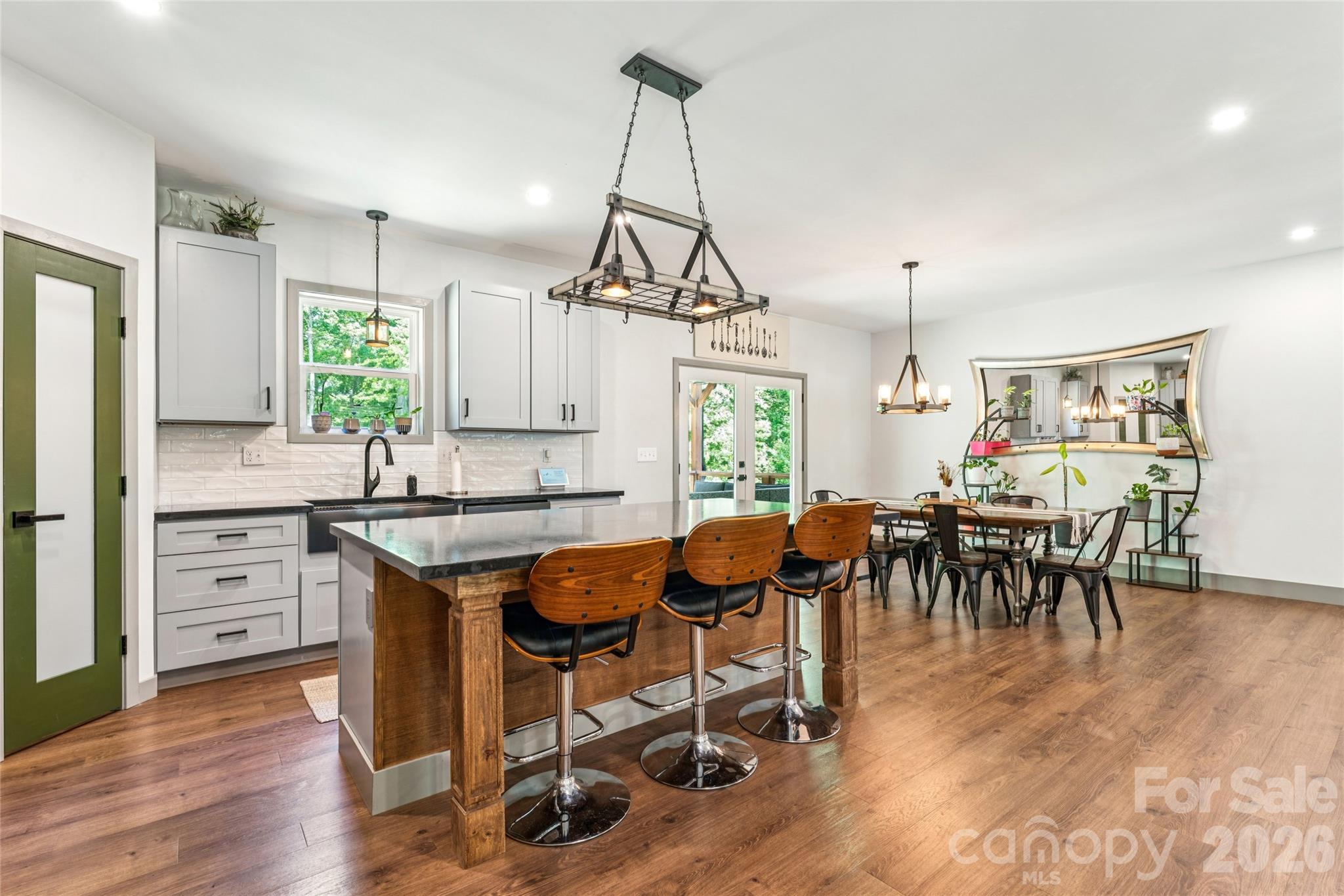 305 Robinson Avenue — Mount Holly