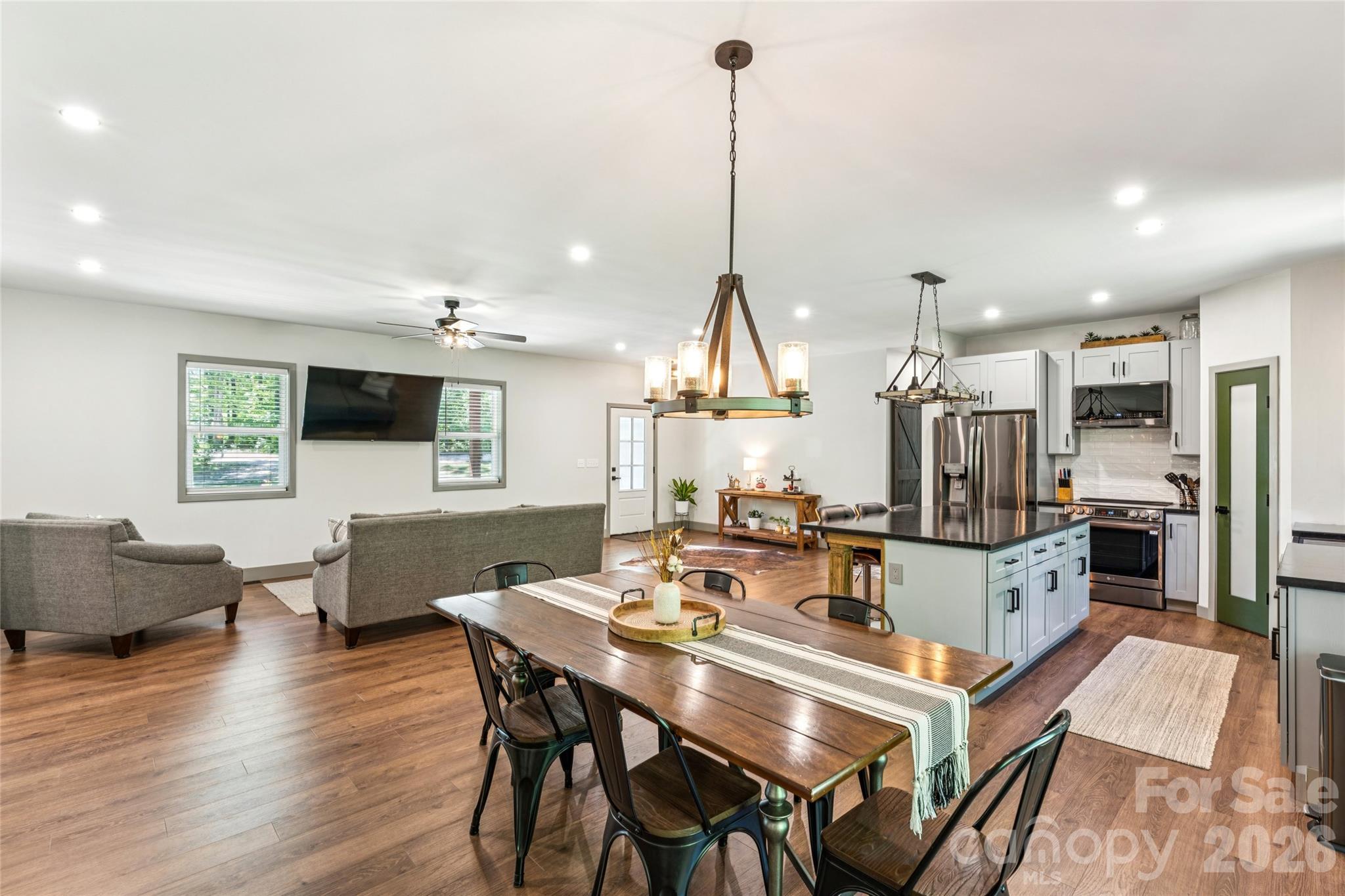 305 Robinson Avenue — Mount Holly