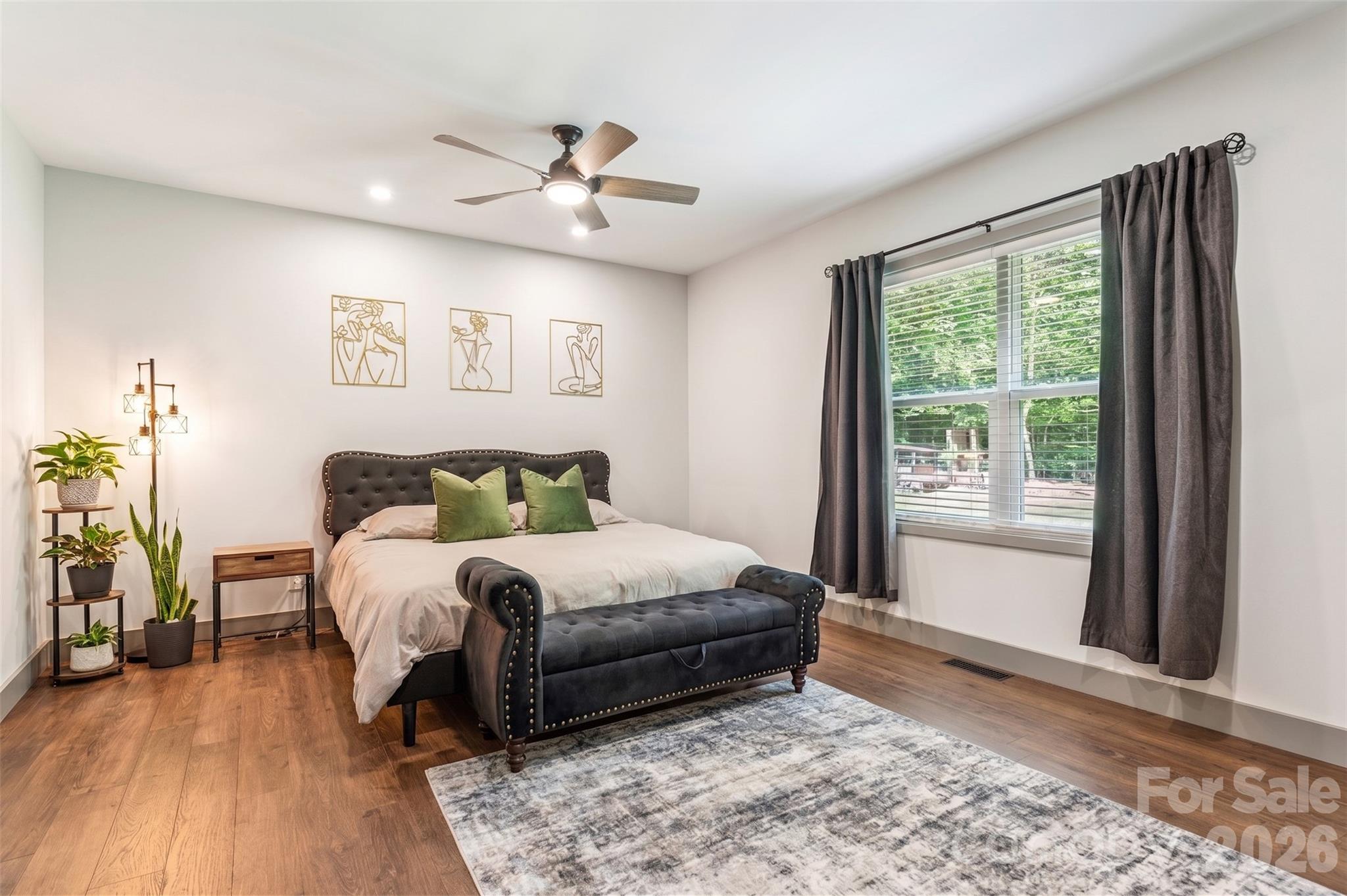 305 Robinson Avenue — Mount Holly