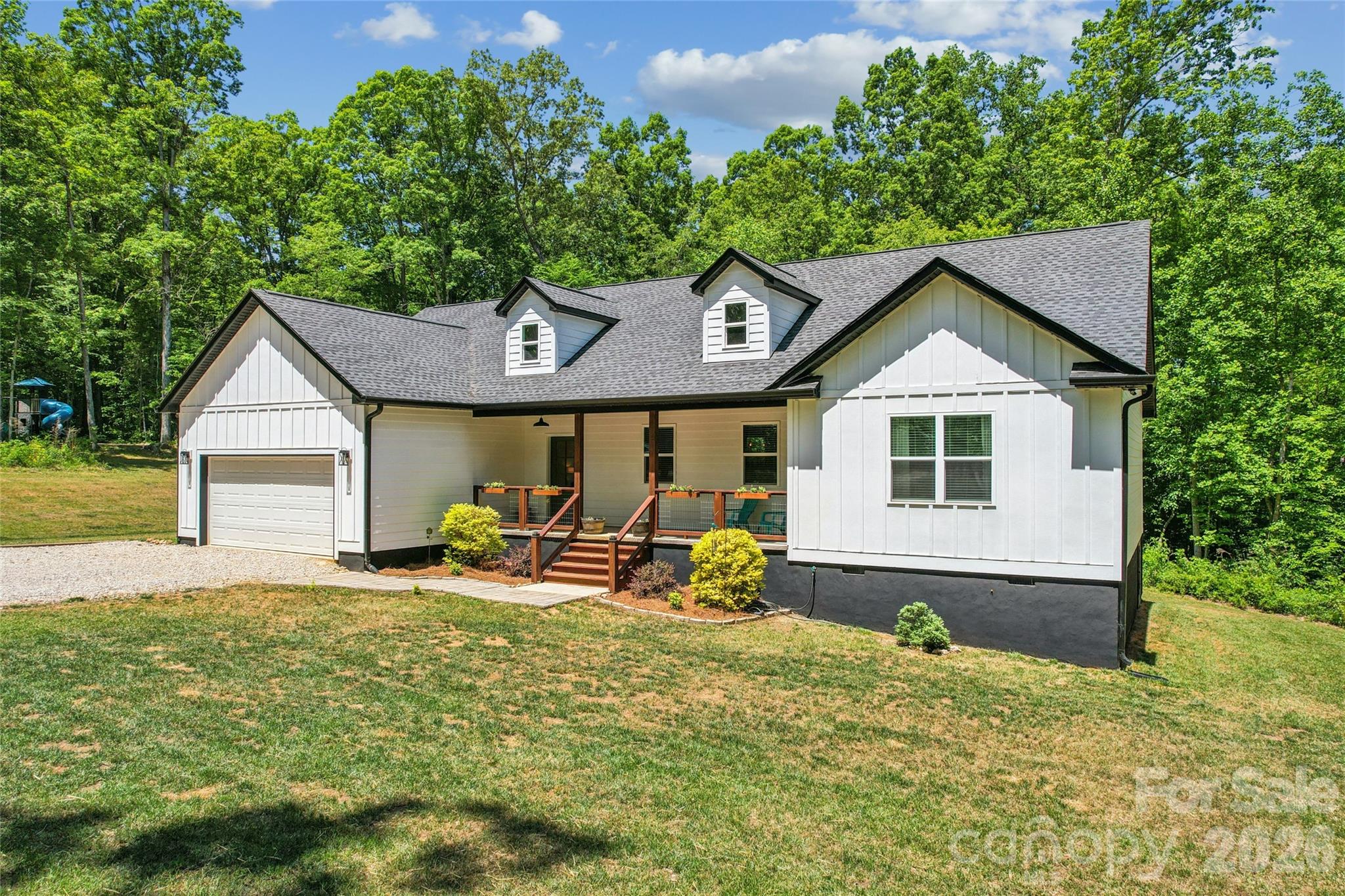 305 Robinson Avenue — Mount Holly