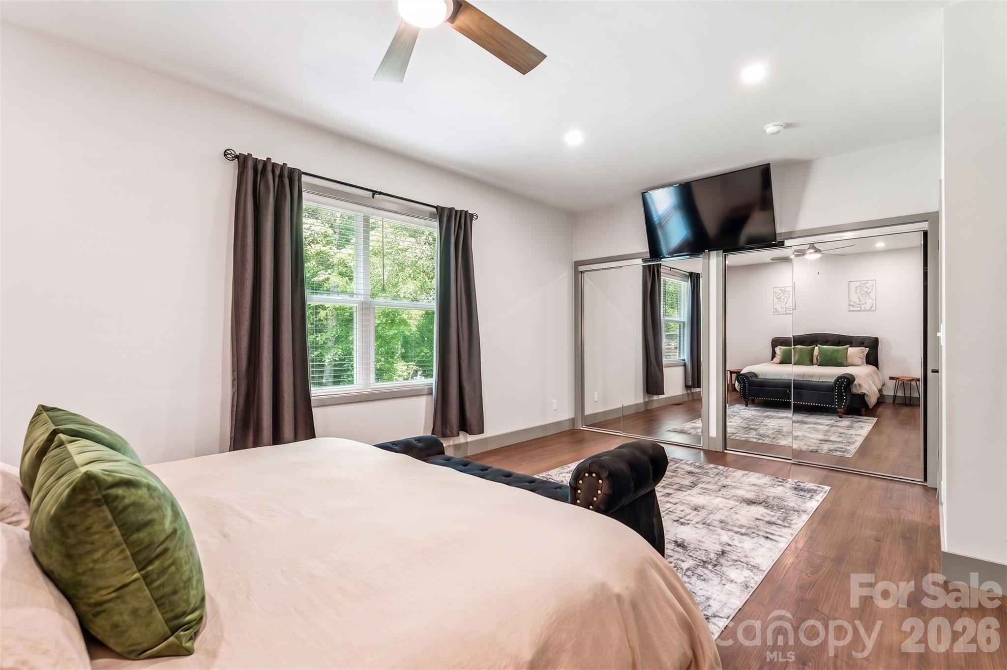 305 Robinson Avenue — Mount Holly