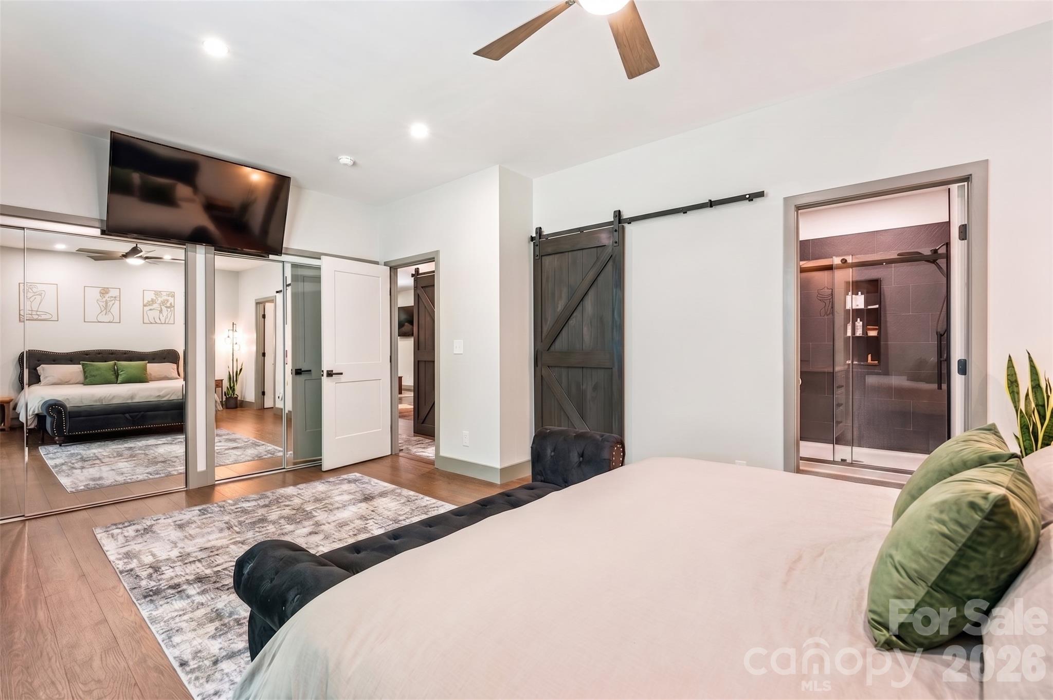 305 Robinson Avenue — Mount Holly
