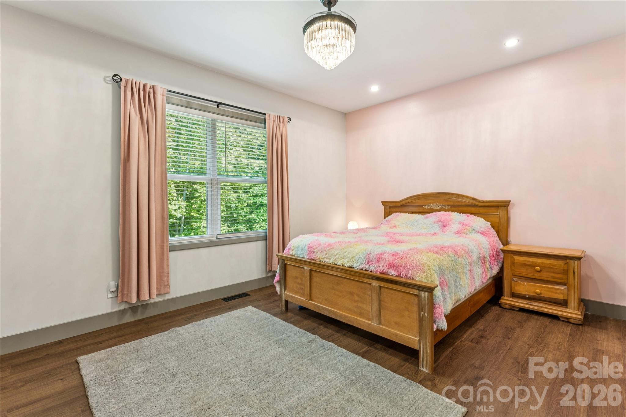 305 Robinson Avenue — Mount Holly