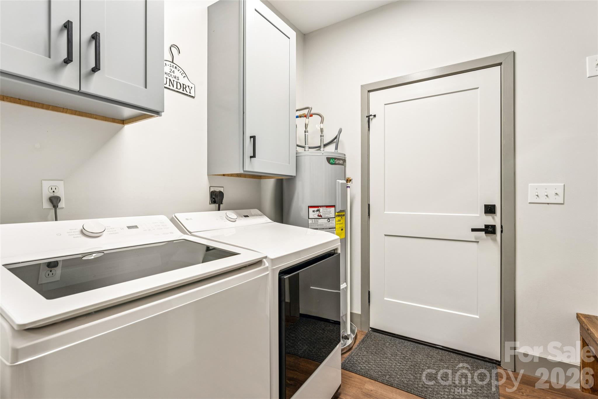 305 Robinson Avenue — Mount Holly