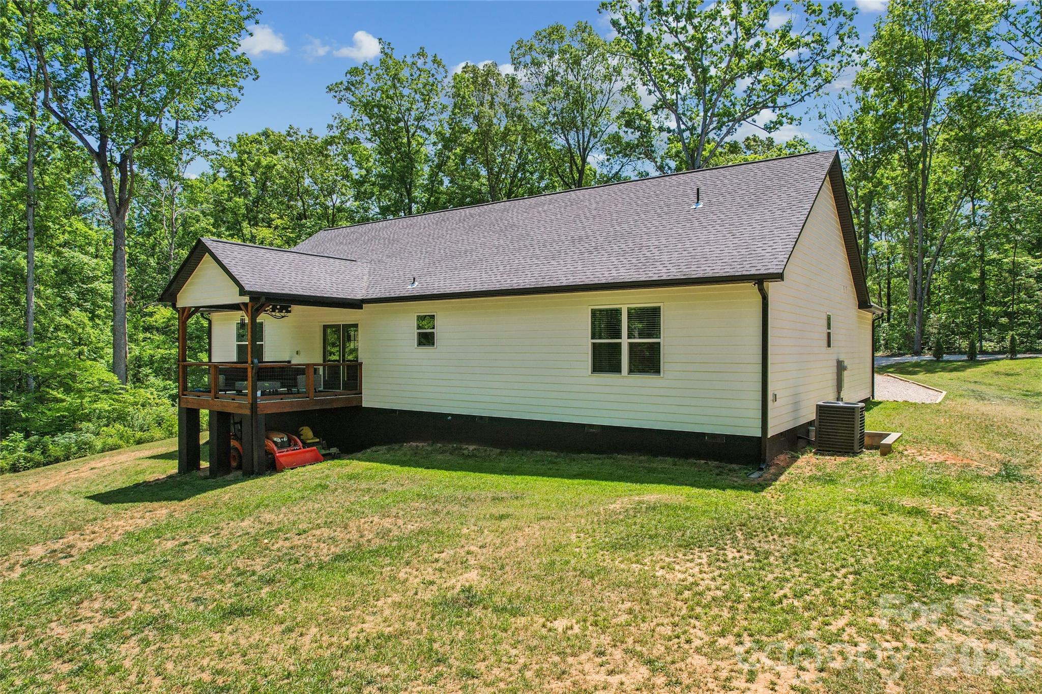 305 Robinson Avenue — Mount Holly
