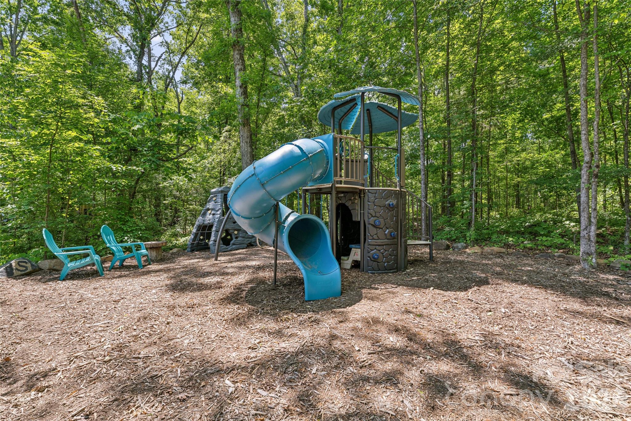 305 Robinson Avenue — Mount Holly