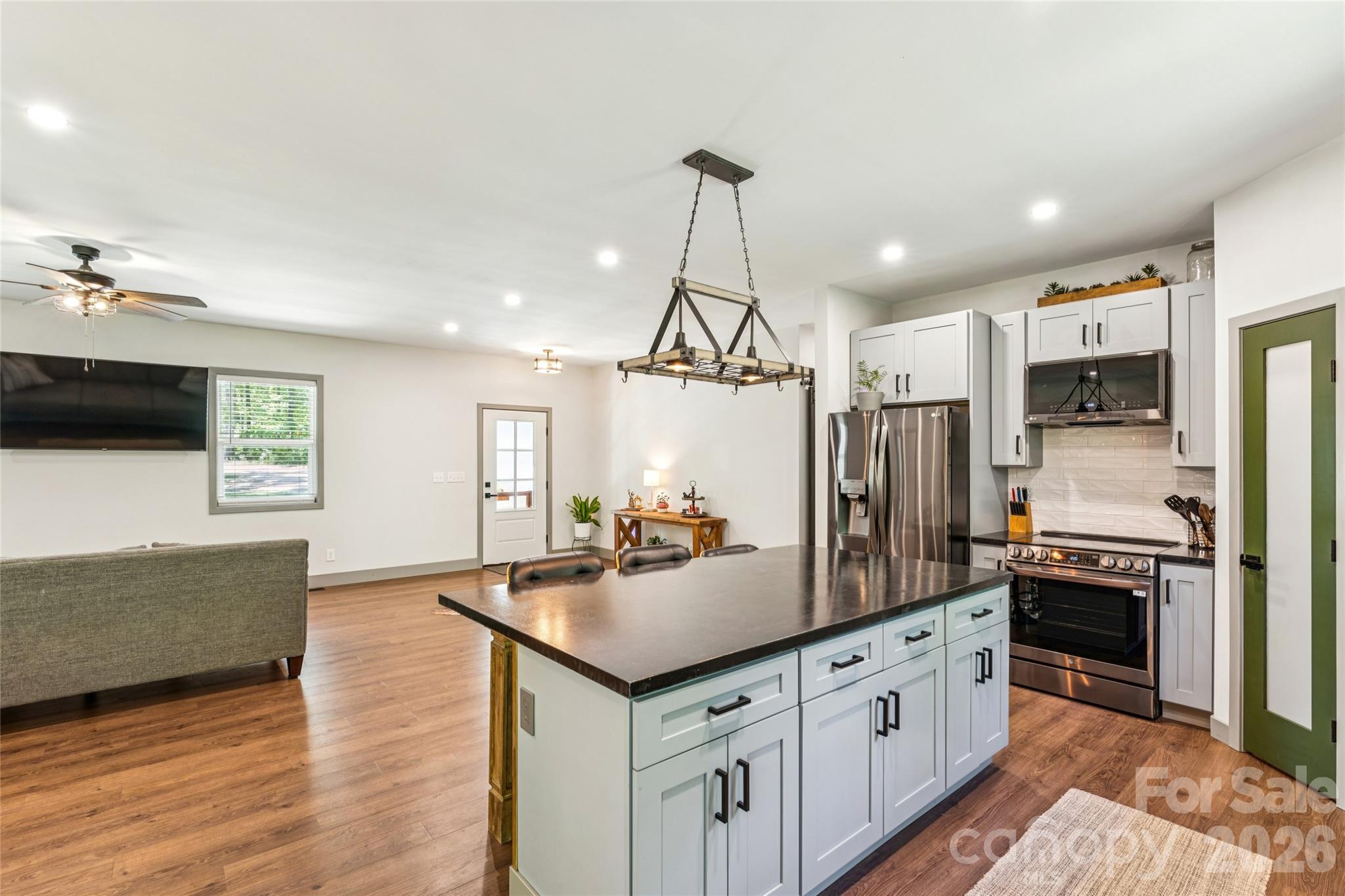 305 Robinson Avenue — Mount Holly