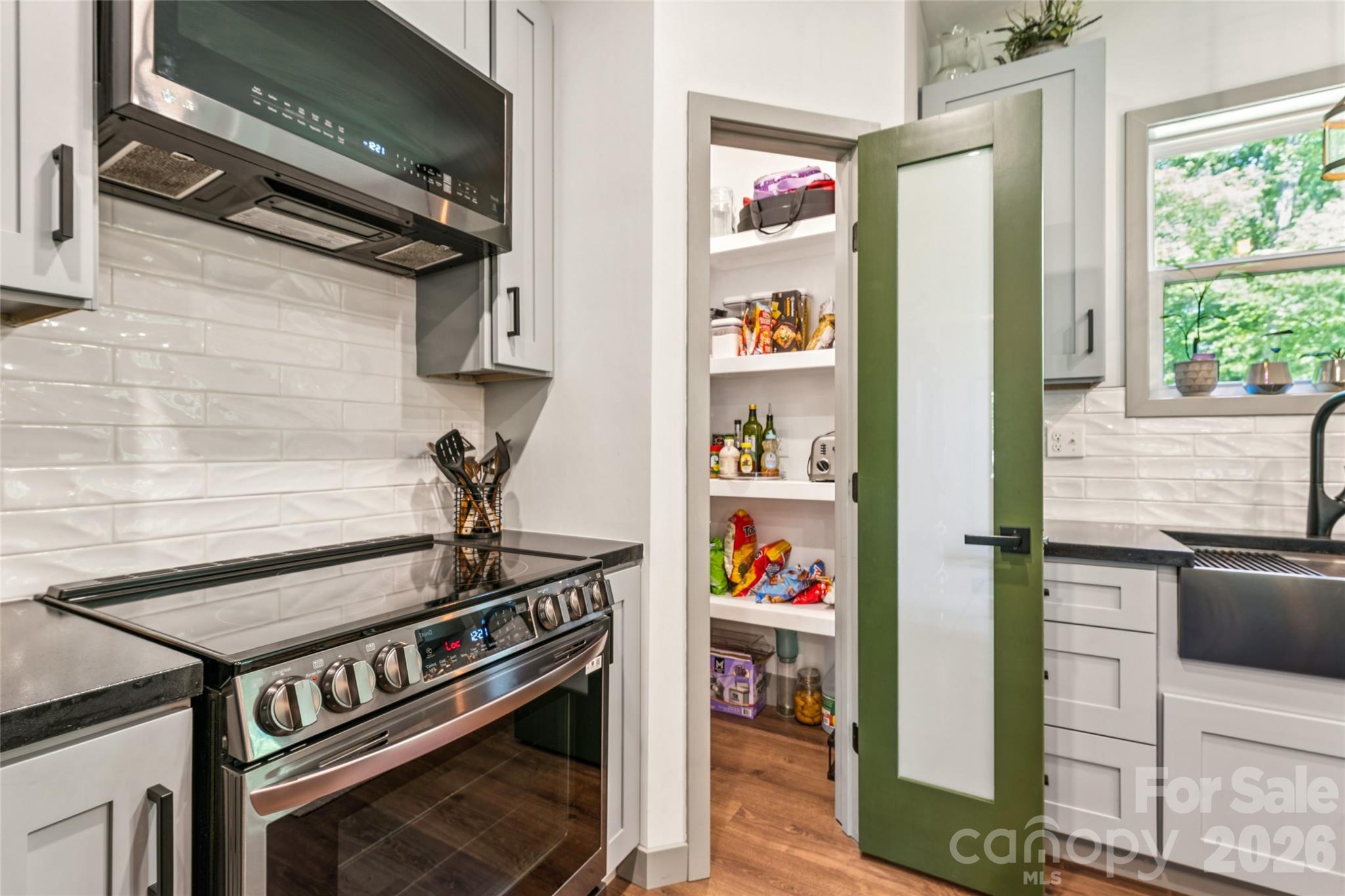 305 Robinson Avenue — Mount Holly