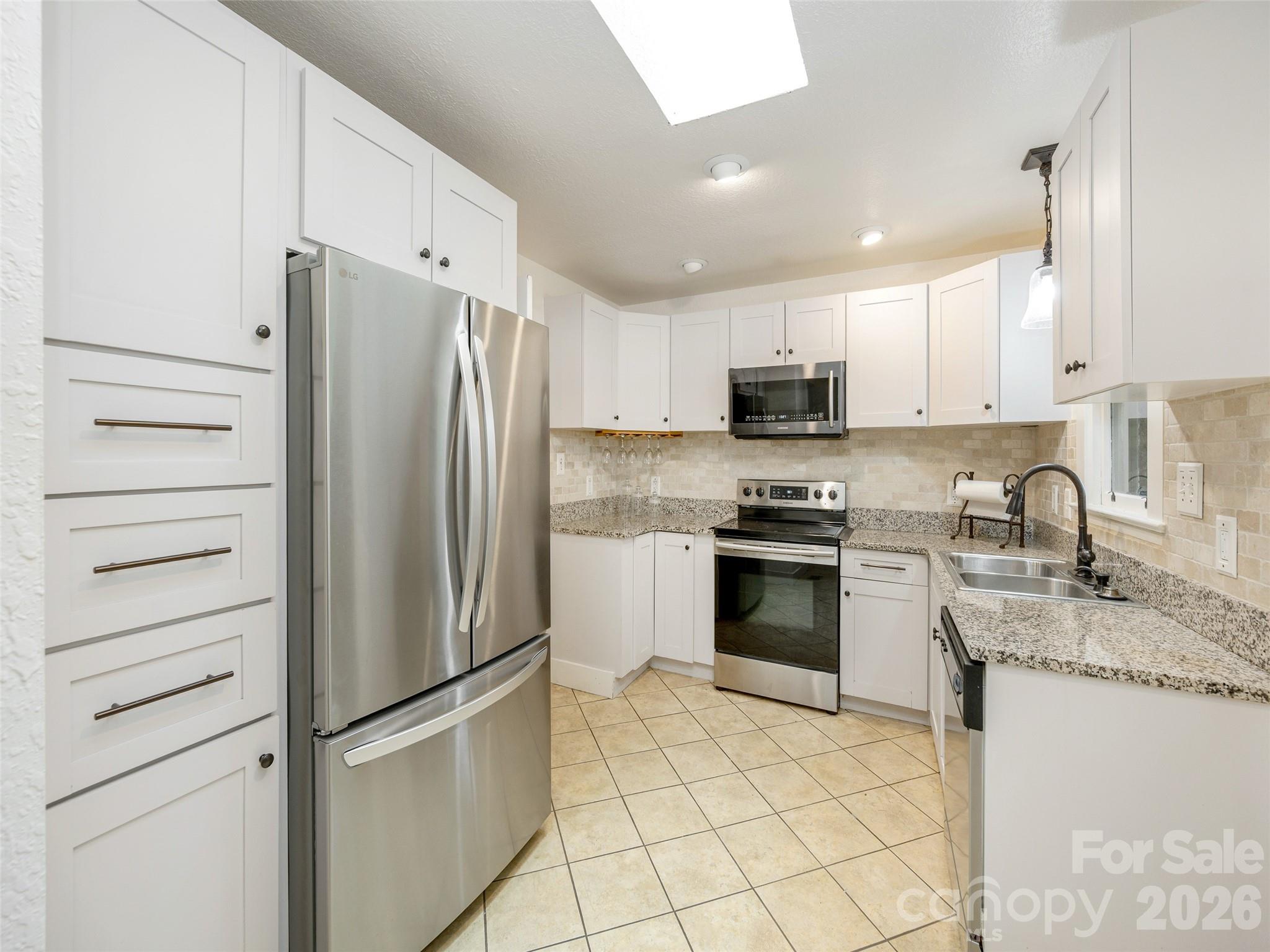 115 Oakland Road — Asheville